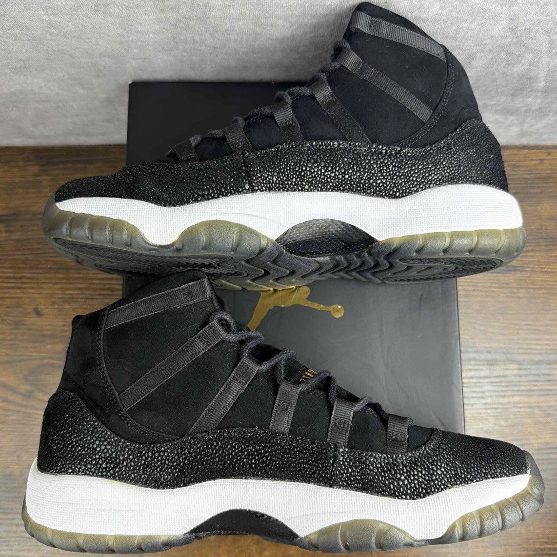Jordan Brand Air Jordan 11 Retro Premium Mid Heiress 8Y / 9.5W 852625-030 Size US 9.5 / IT 39.5 - 4 Thumbnail