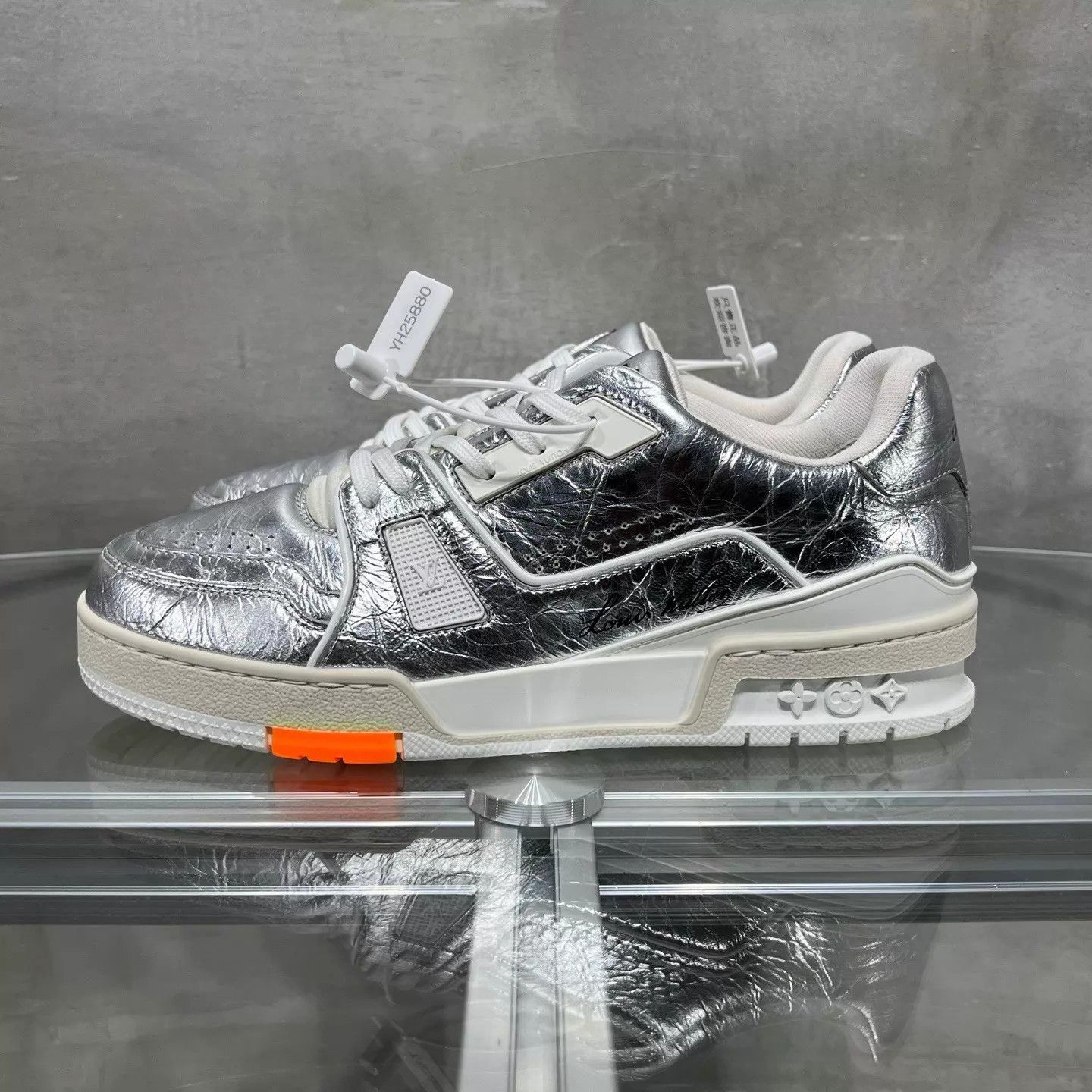 Louis Vuitton LV Trainer Silver Foil UK5.5 (39.5) YH25879 Size US 6.5 / EU 39-40 - 3 Thumbnail