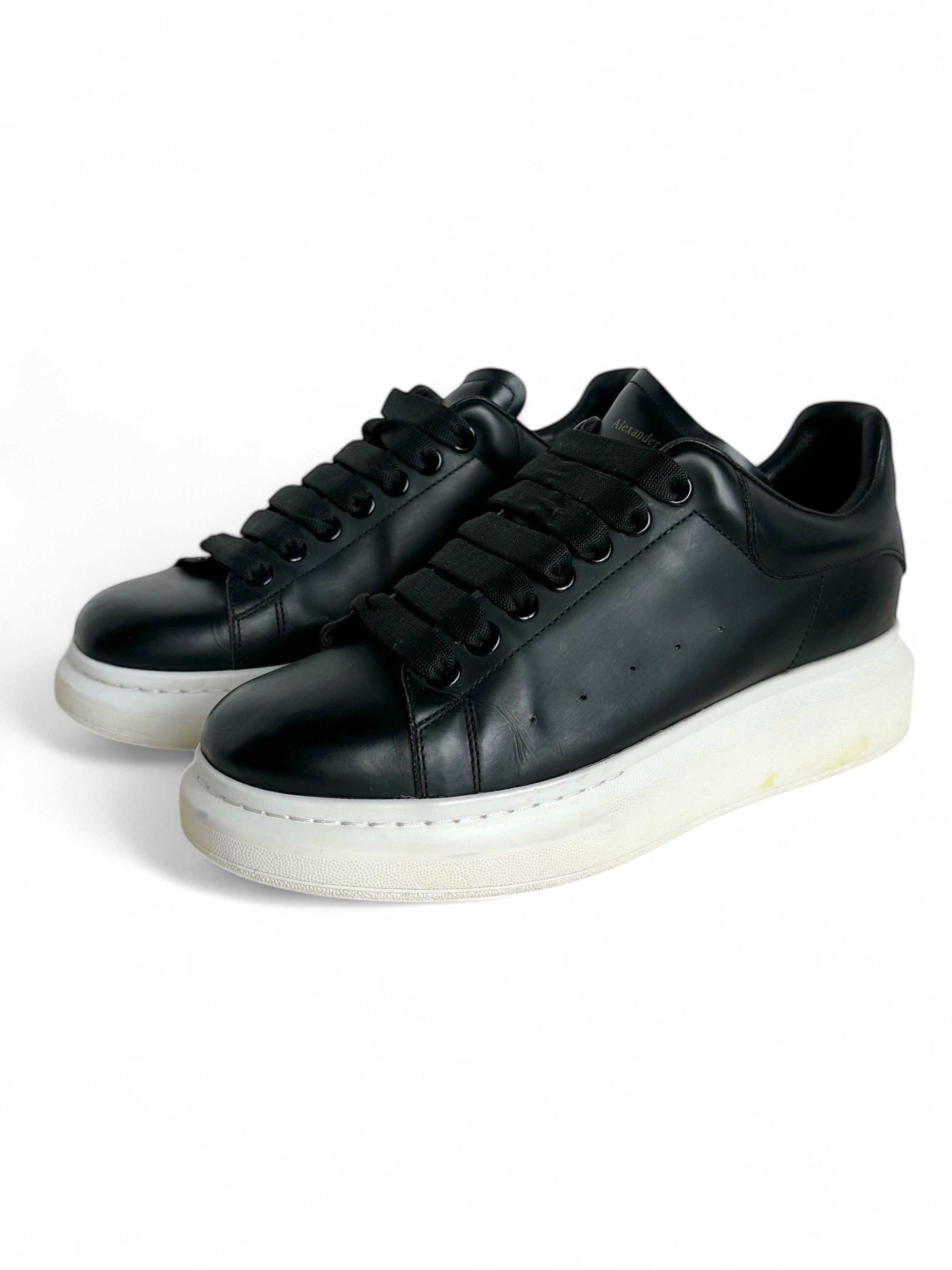 Alexander McQueen Alexander McQueen Oversized Sneakers Black EU40/US10 Size US 10 / IT 40 - 1 Thumbnail