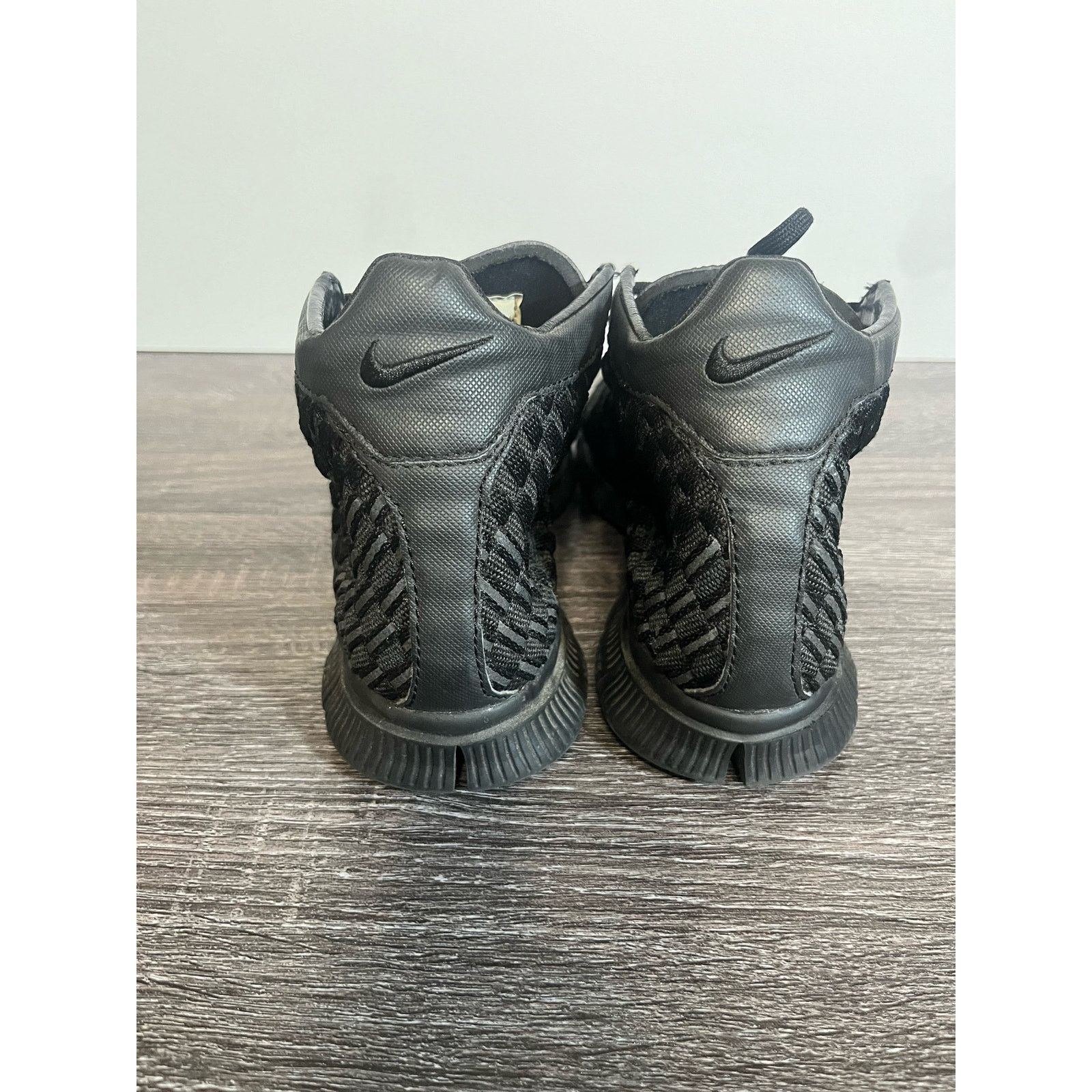 Nike Free Inneva Woven Mid Triple Black Womens Size 6