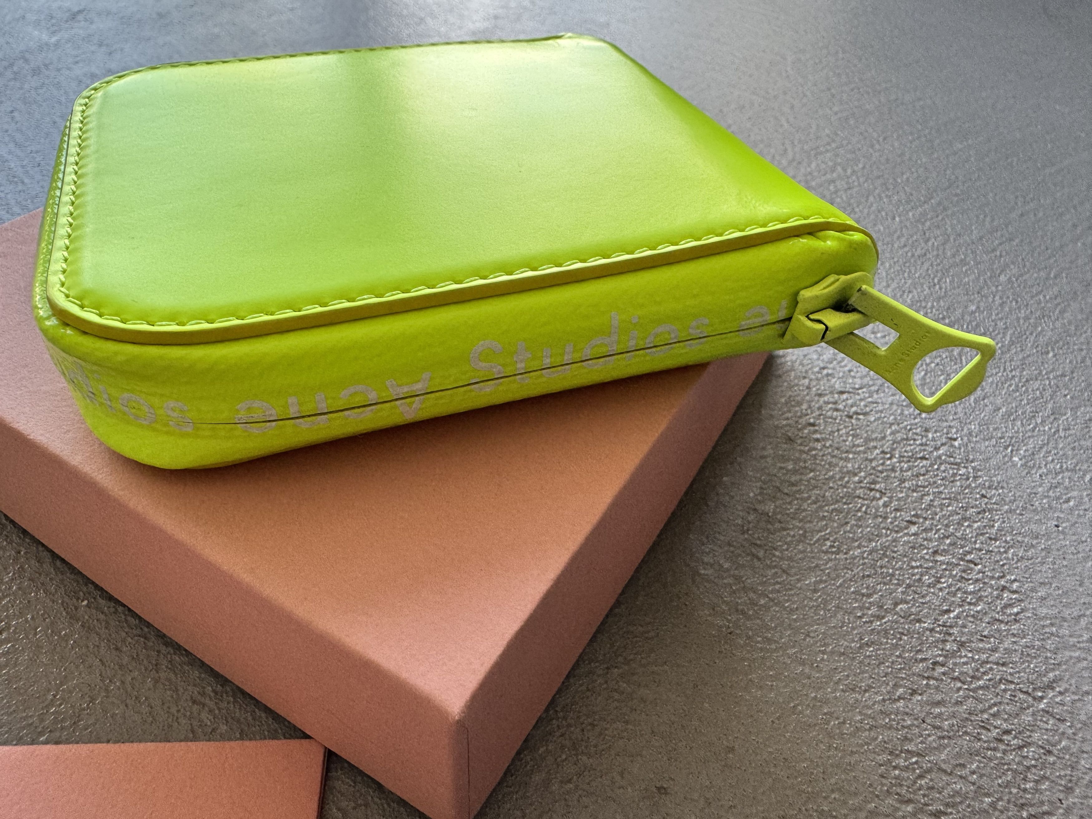 Acne Studios Acne Studios Neon Yellow Zip Wallet Size ONE SIZE - 2 Thumbnail