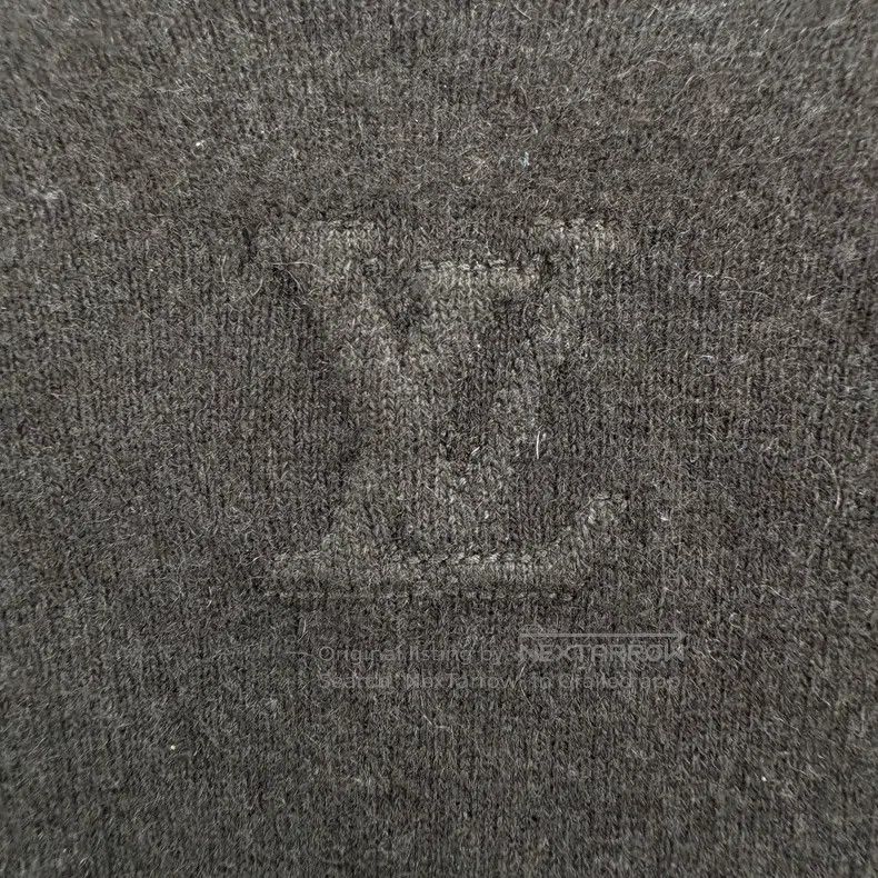 Louis Vuitton Louis Vuitton Embossed logo deep khaki sweater Size US XXL / EU 58 / 5 - 3 Thumbnail