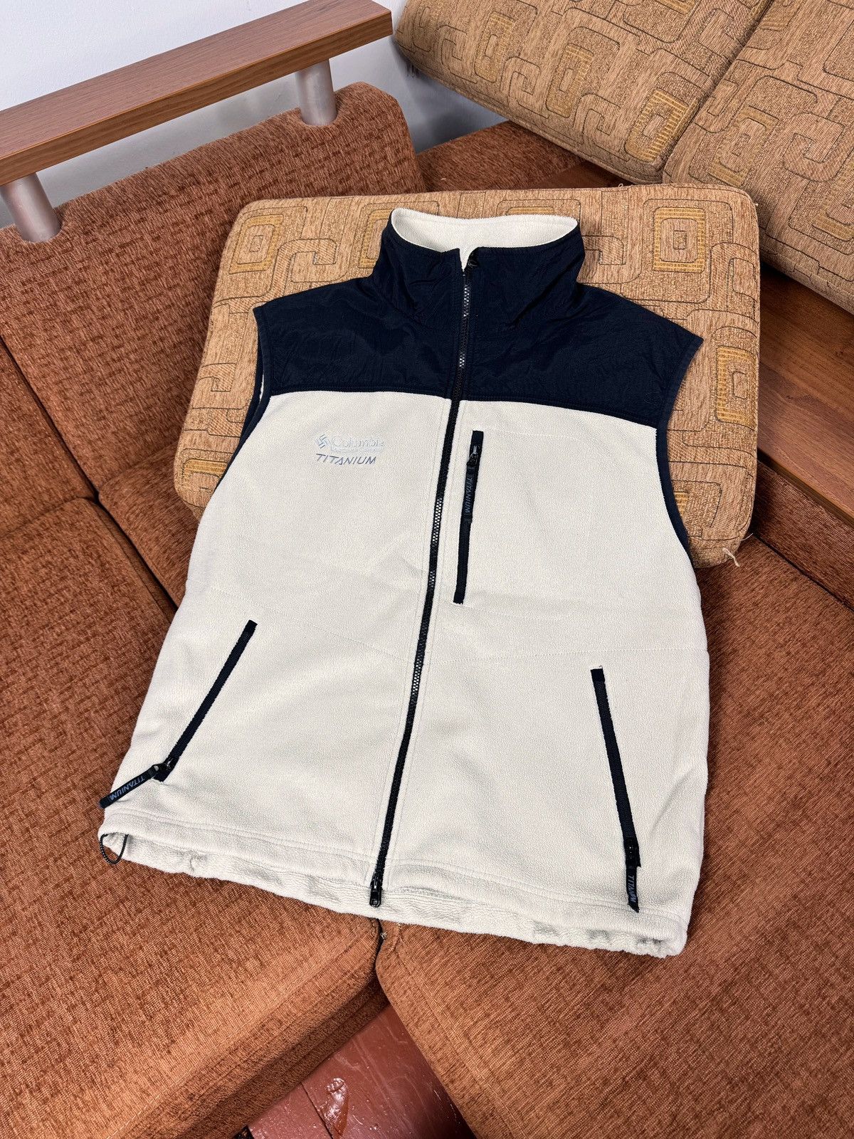 Columbia Columbia Titanium Vintage outdoor Vest Size US XL / EU 56 / 4 - 2 Thumbnail