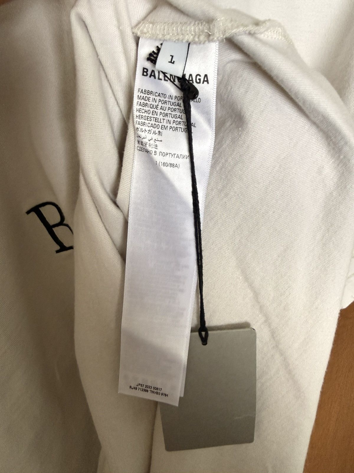 Balenciaga FW22 Be Different T Shirt in White Size US S / EU 44-46 / 1 - 6 Thumbnail