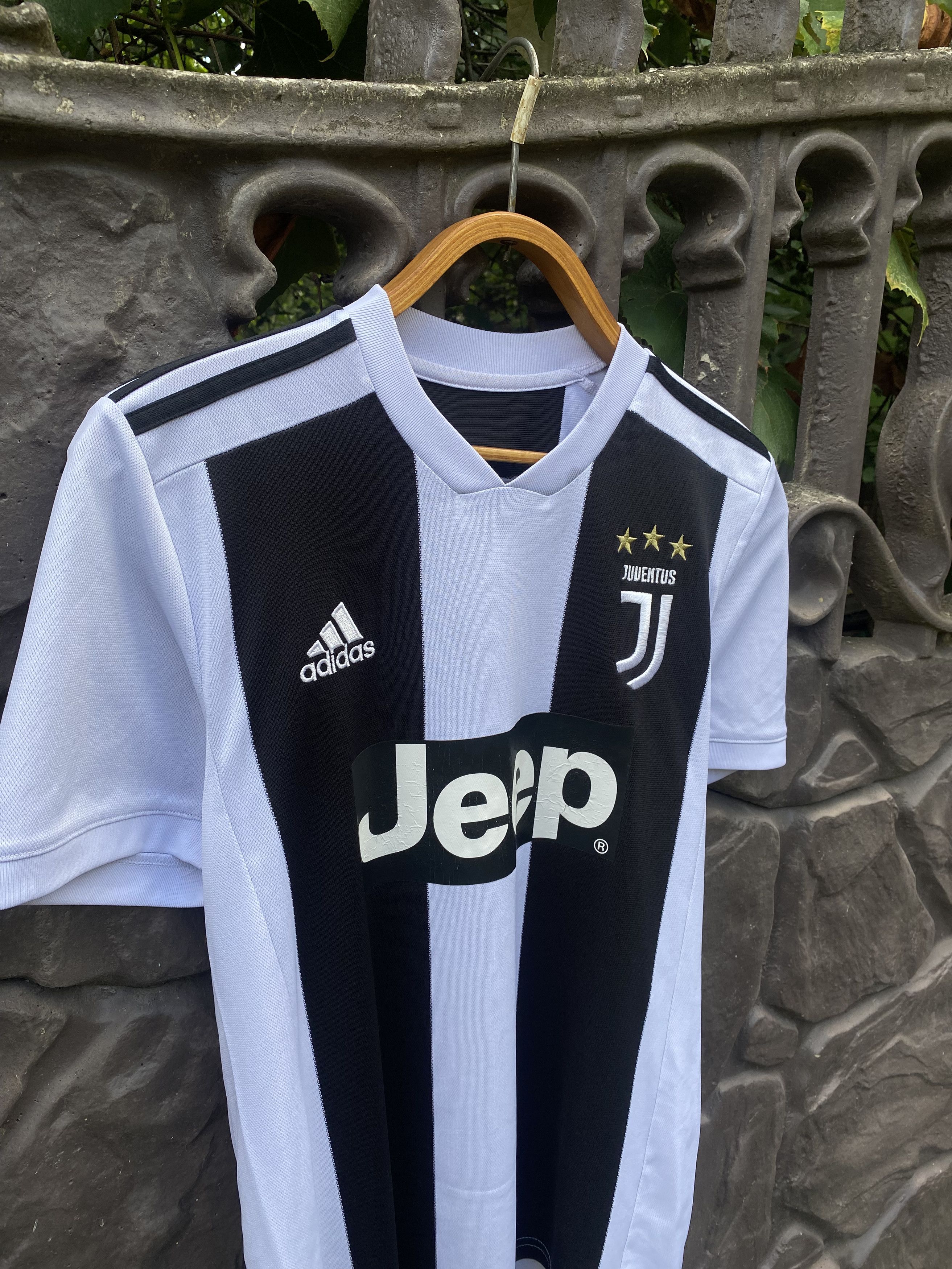 Adidas Juventus Home football shirt 18/19 Adidas Maglia Mens Size S Size US S / EU 44-46 / 1 - 5 Thumbnail