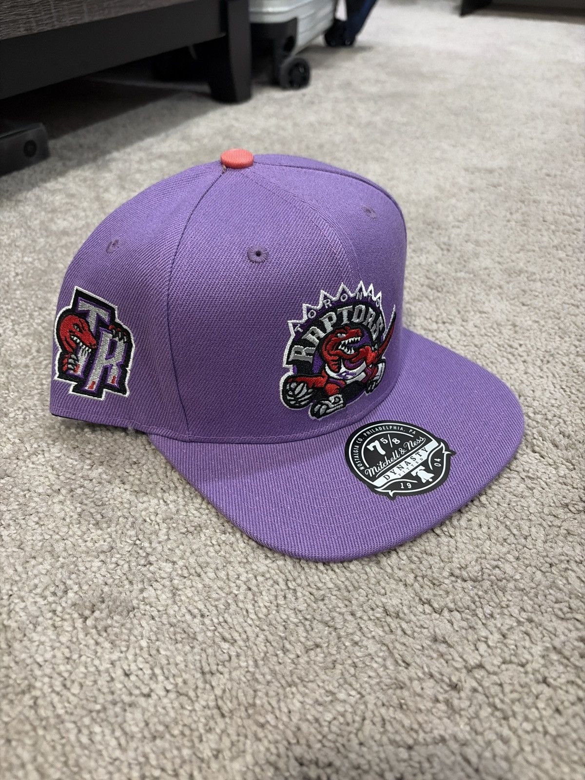 Mitchell & Ness NWT, Mitchell&Ness NBA Toronto Raptors Hat Size 7 5/8 Size ONE SIZE - 1 Thumbnail