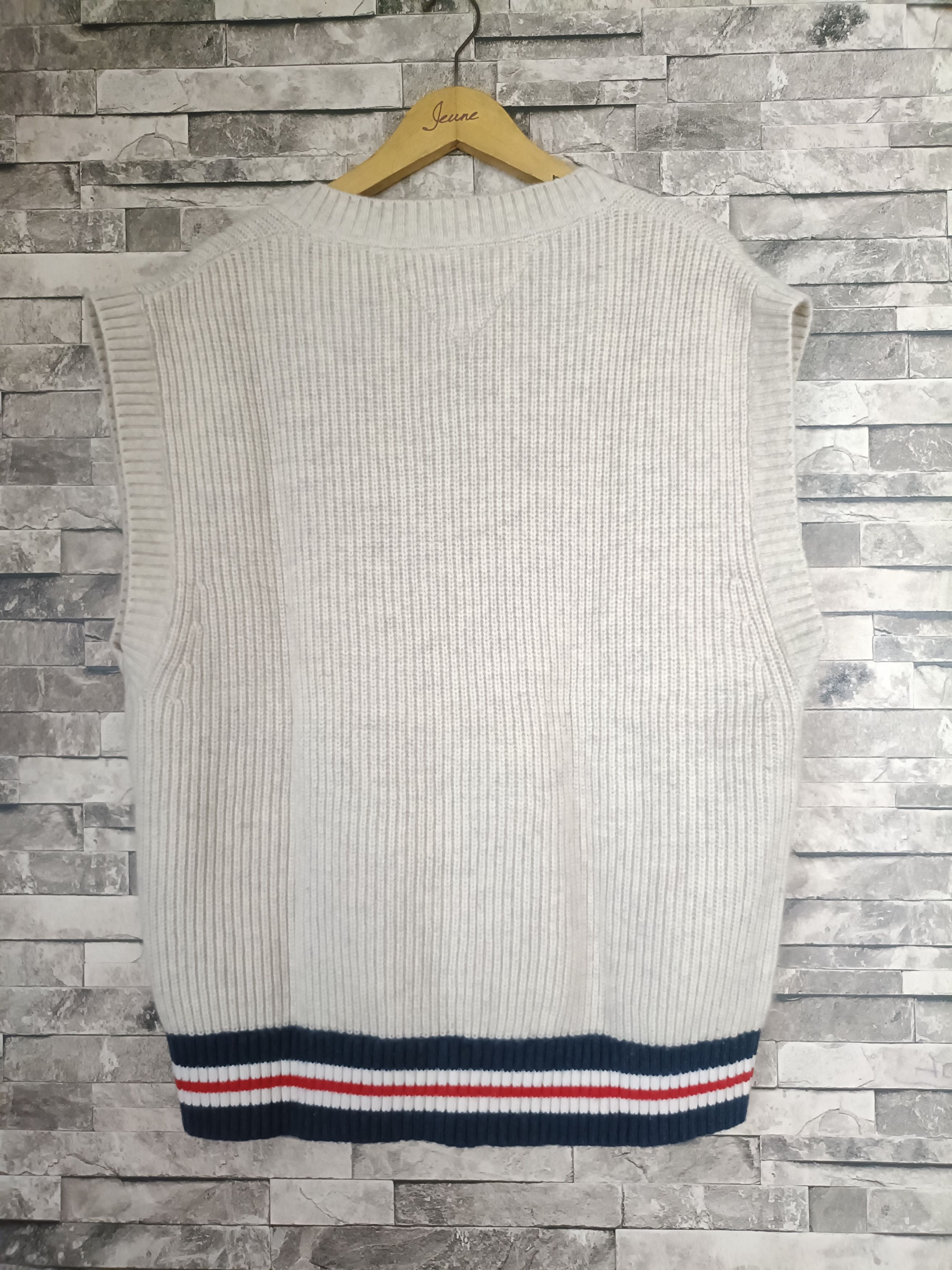 Tommy Jeans Tommy jeans by Tommy Hilfiger v-neck knit sweater oversized Size US M / EU 48-50 / 2 - 6 Thumbnail