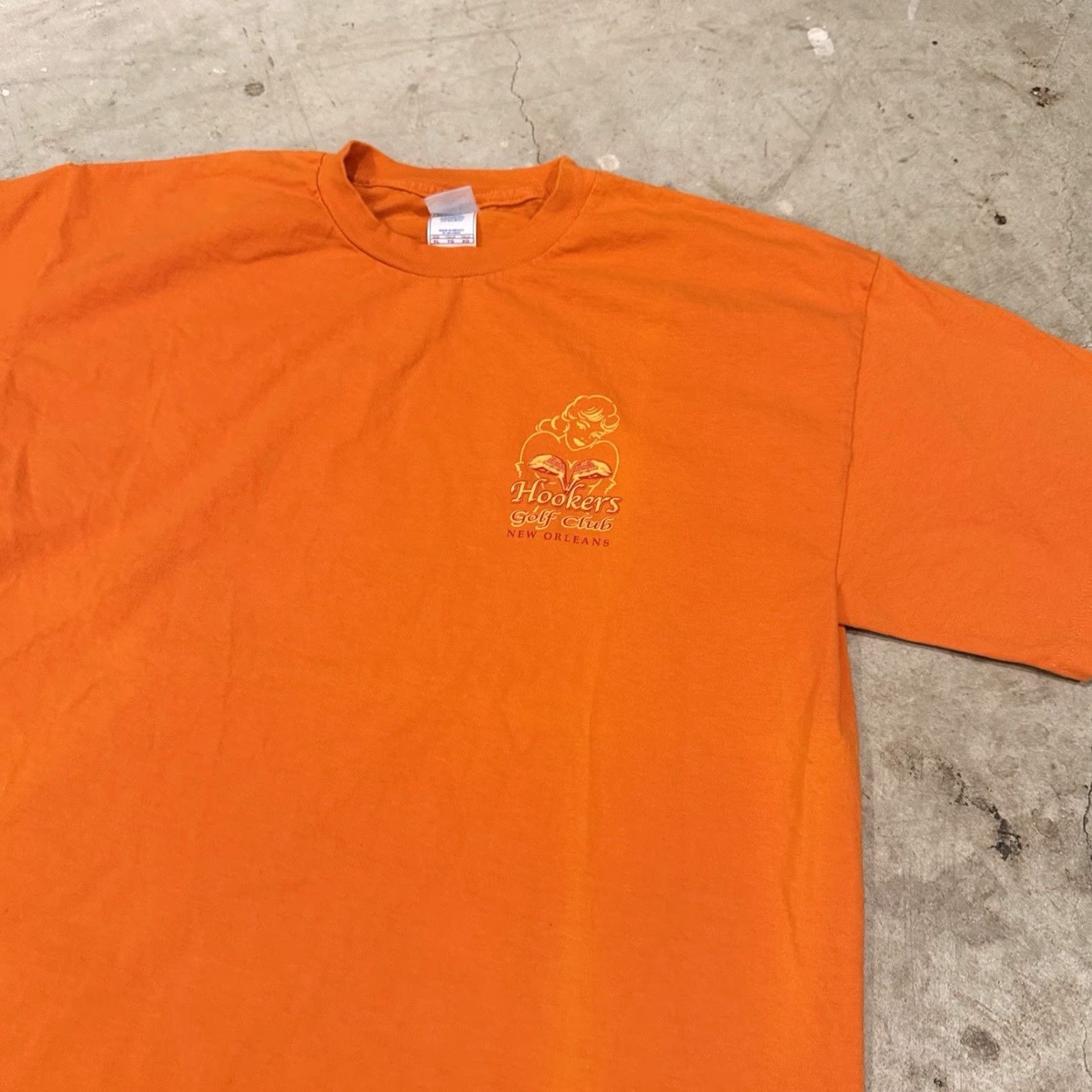 Vintage VINTAGE Hookers Golf Club New Orleans Graphic T-Shirt Mens XL Orange Size US XL / EU 56 / 4 - 5 Thumbnail