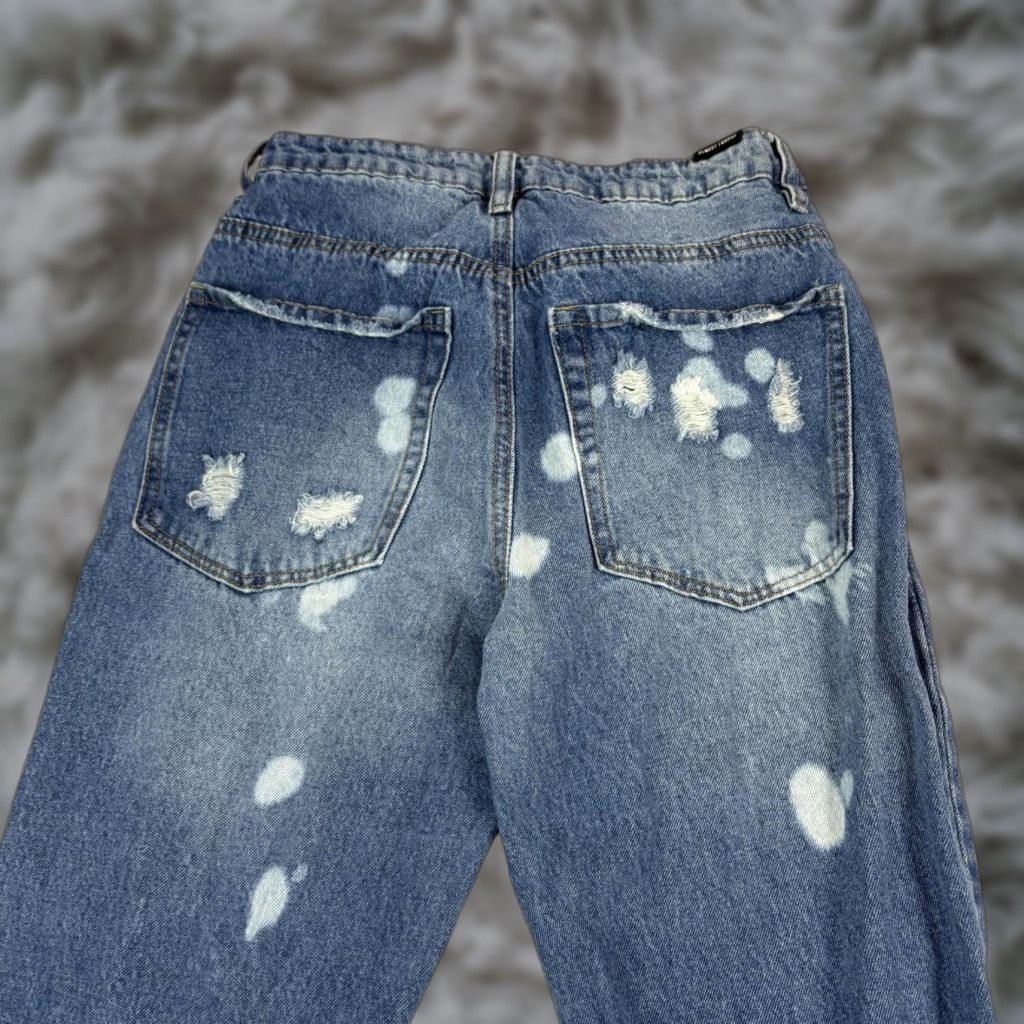 Almost Famous Almost Famous Jeans Juniors 3 Medium Wash Distressed Straight Crop 26x26 Denim Size 26" / US 2 / IT 38 - 1 Thumbnail