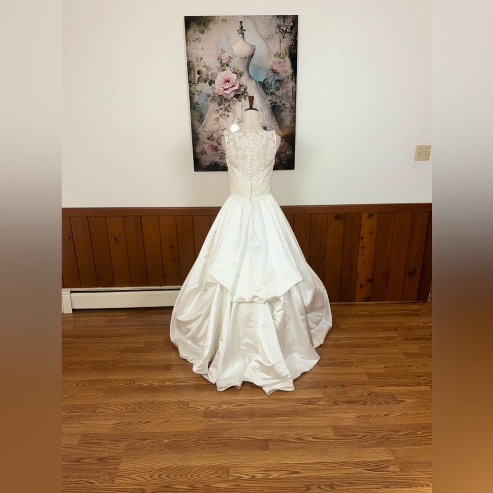 Other Stunning Liz Fields LO-VE-LA Satin Wedding Gown Size L / US 10 / IT 46 - 5 Thumbnail
