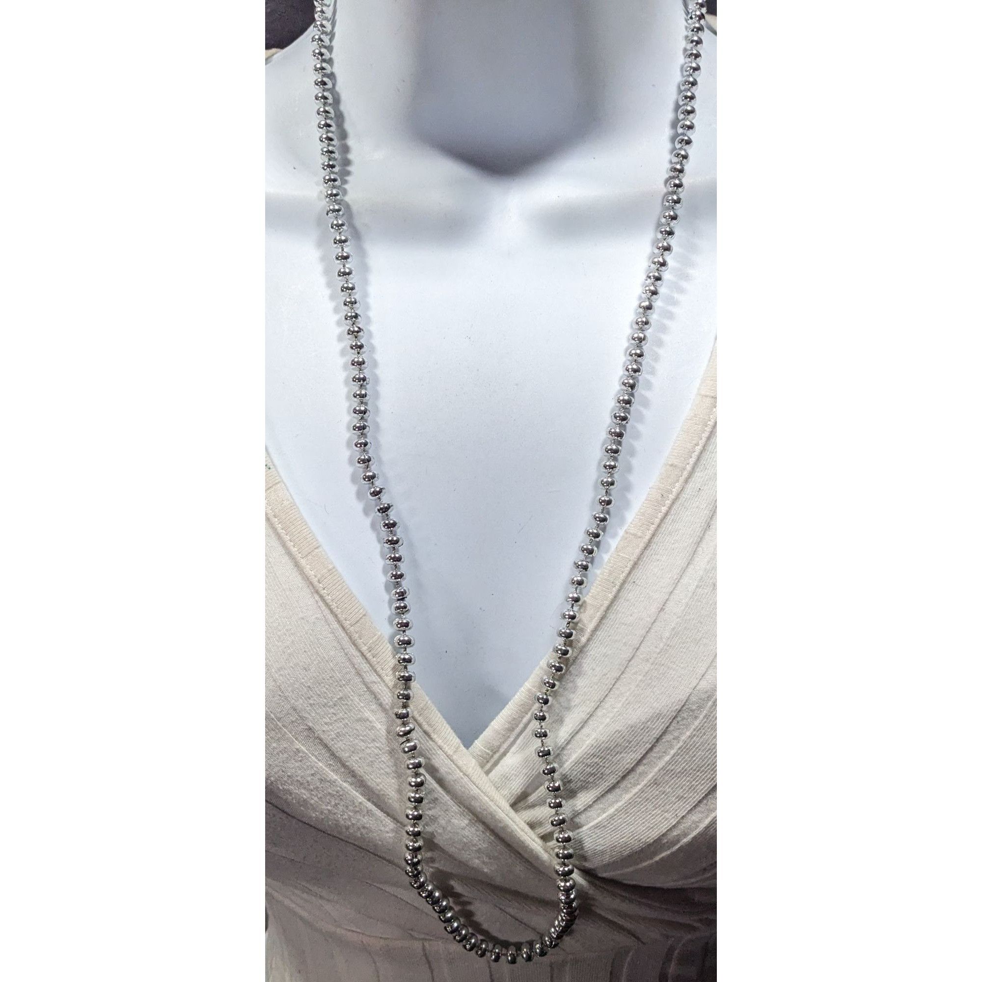 Other Casual Bright Silver Tone Plastic Beaded Necklace Size ONE SIZE - 2 Thumbnail