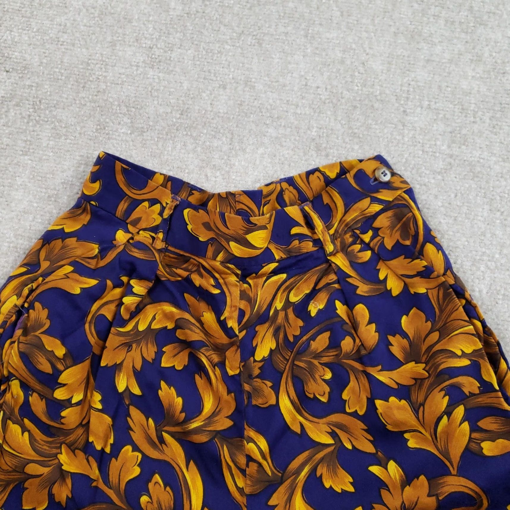 Vintage Vintage Breeches Pants Womens 8 Blue Gold Baroque Print High Rise 90s Rayon Pants Womens Blue Gold Baroque Print High Rise 90s Rayon Size 30" / US 8 / IT 44 - 6 Thumbnail