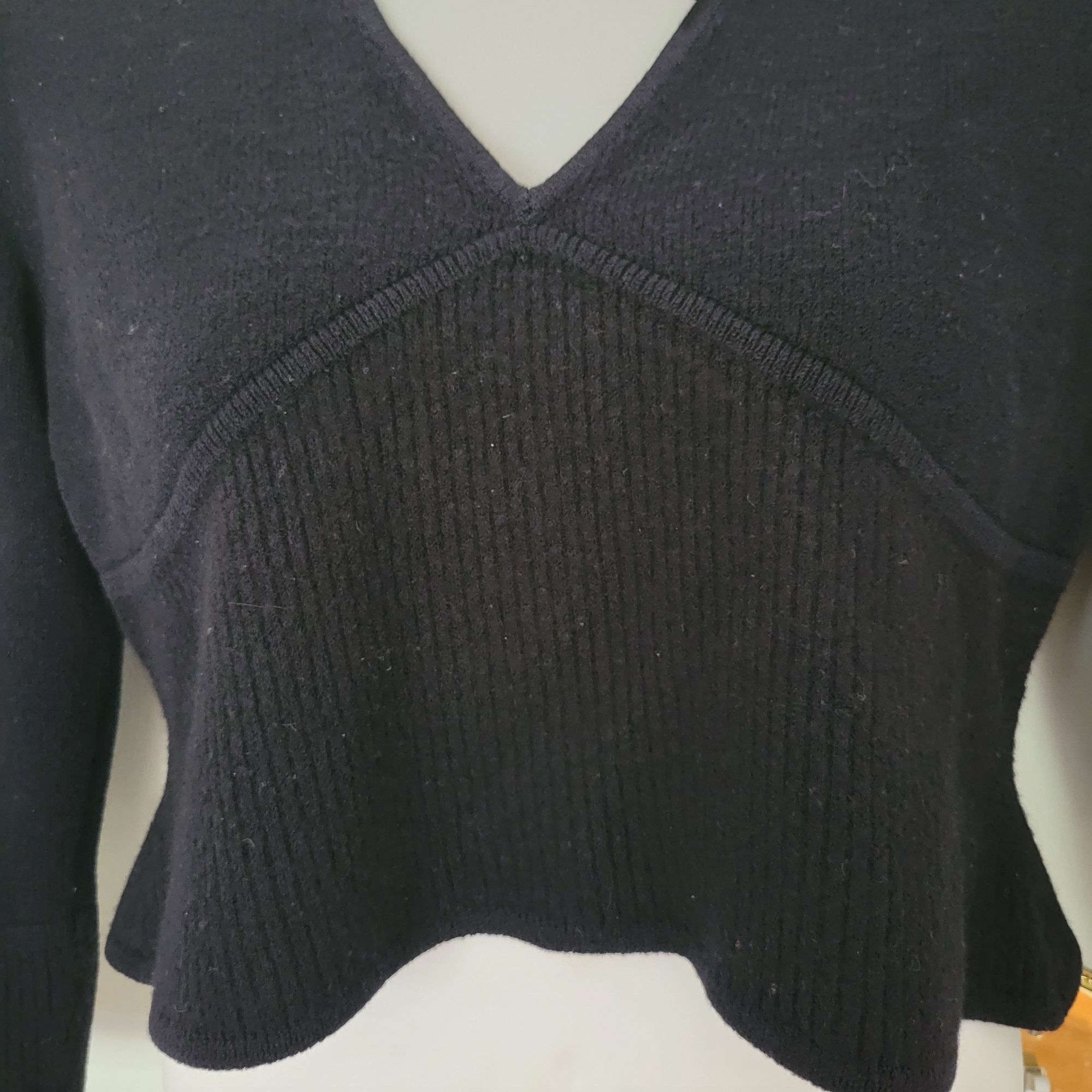 St. John St John Basics L Black Ribbed V Neck Cropped Sweater Top USA Size L / US 10 / IT 46 - 3 Thumbnail