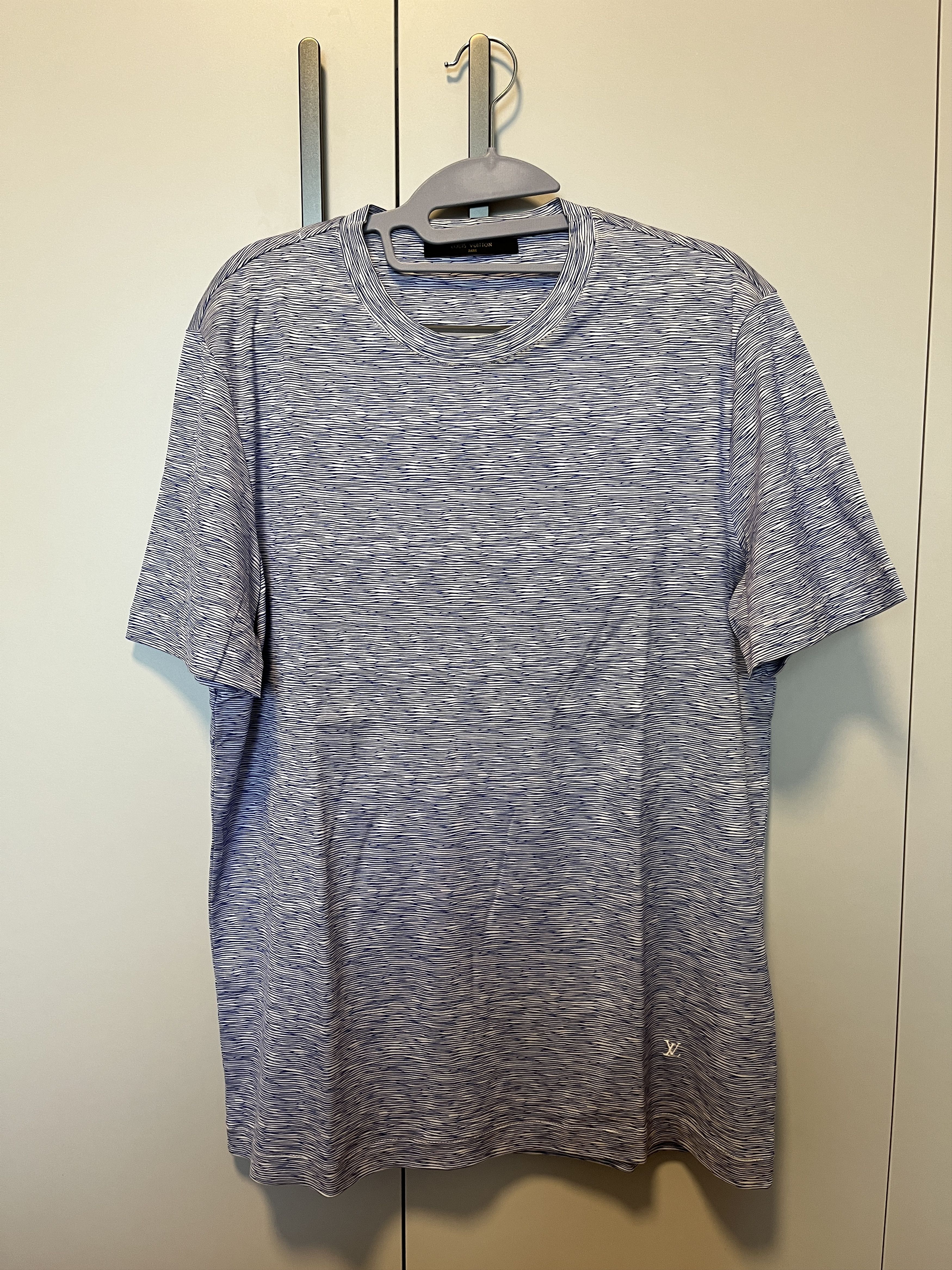 Louis Vuitton Louis Vuitton Epi All Over Print Tee Size US L / EU 52-54 / 3 - 1 Thumbnail
