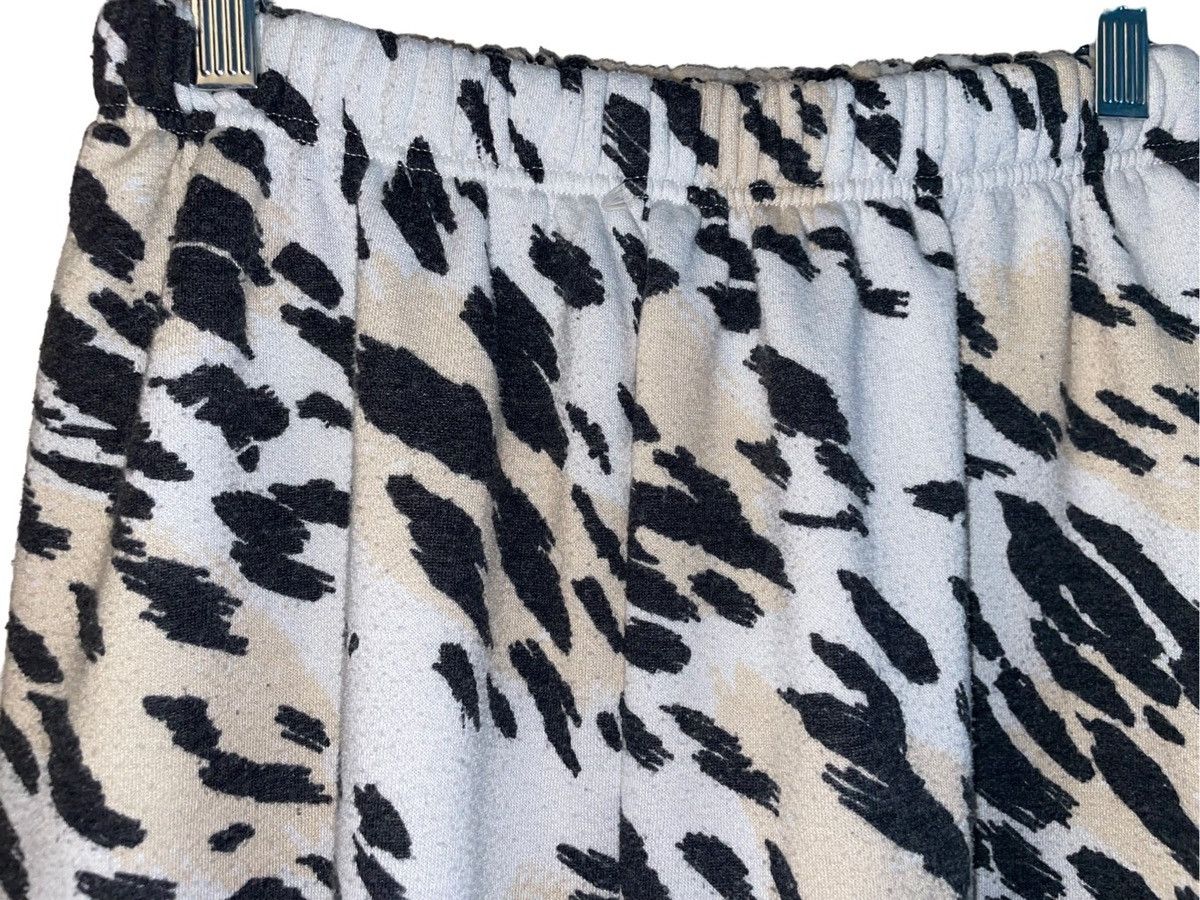 Kendall And Kylie Kendall & Kylie Cheetah Logo Joggers Size 28" / US 6 / IT 42 - 5 Thumbnail