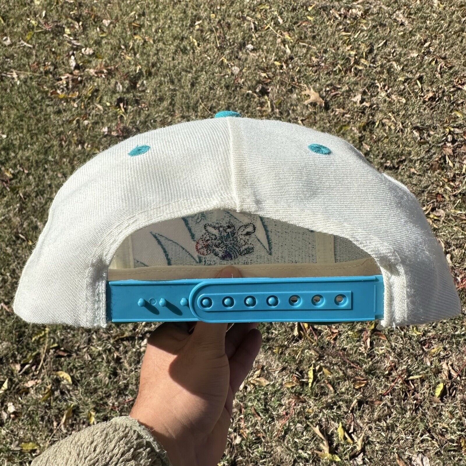 Logo Athletic × NBA × Vintage Vintage Charlotte Hornets Sharktooth Snapback Size ONE SIZE - 3 Thumbnail