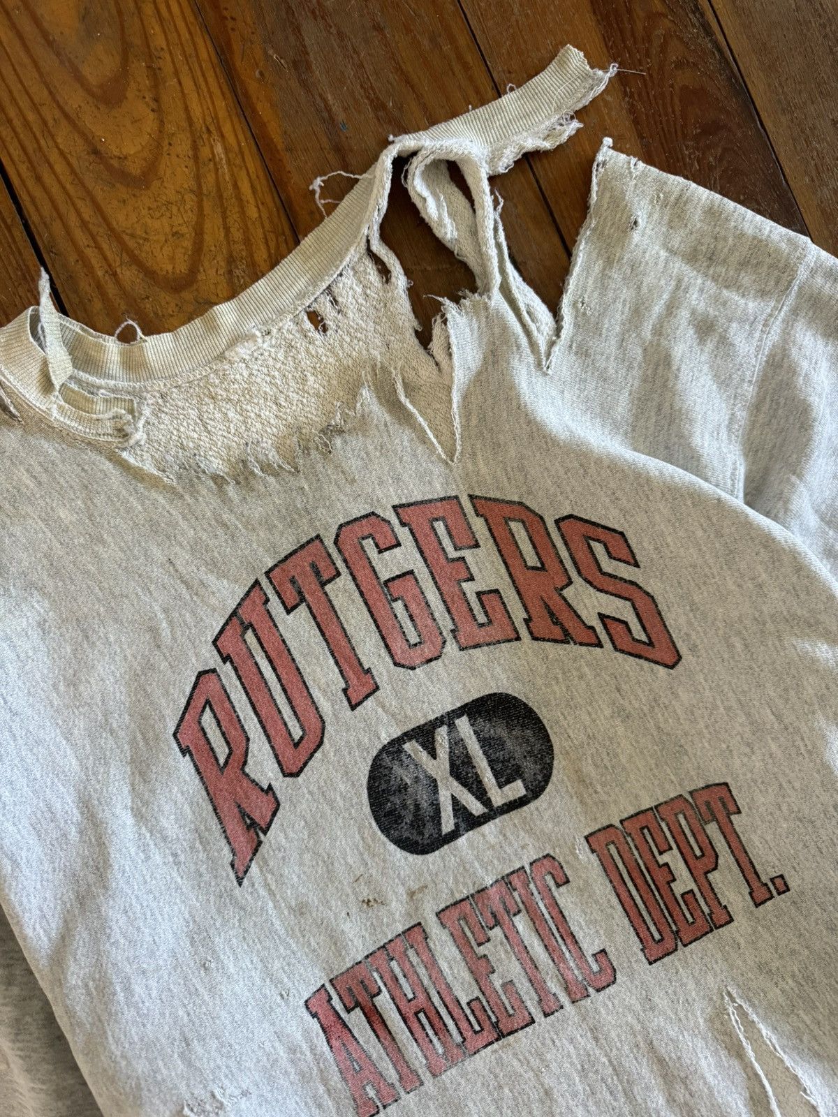 Champion VINTAGE CHAMPION REVERSE WEAVE RUTGERS SWEATSHIRT TRASHED Size US XL / EU 56 / 4 - 3 Thumbnail