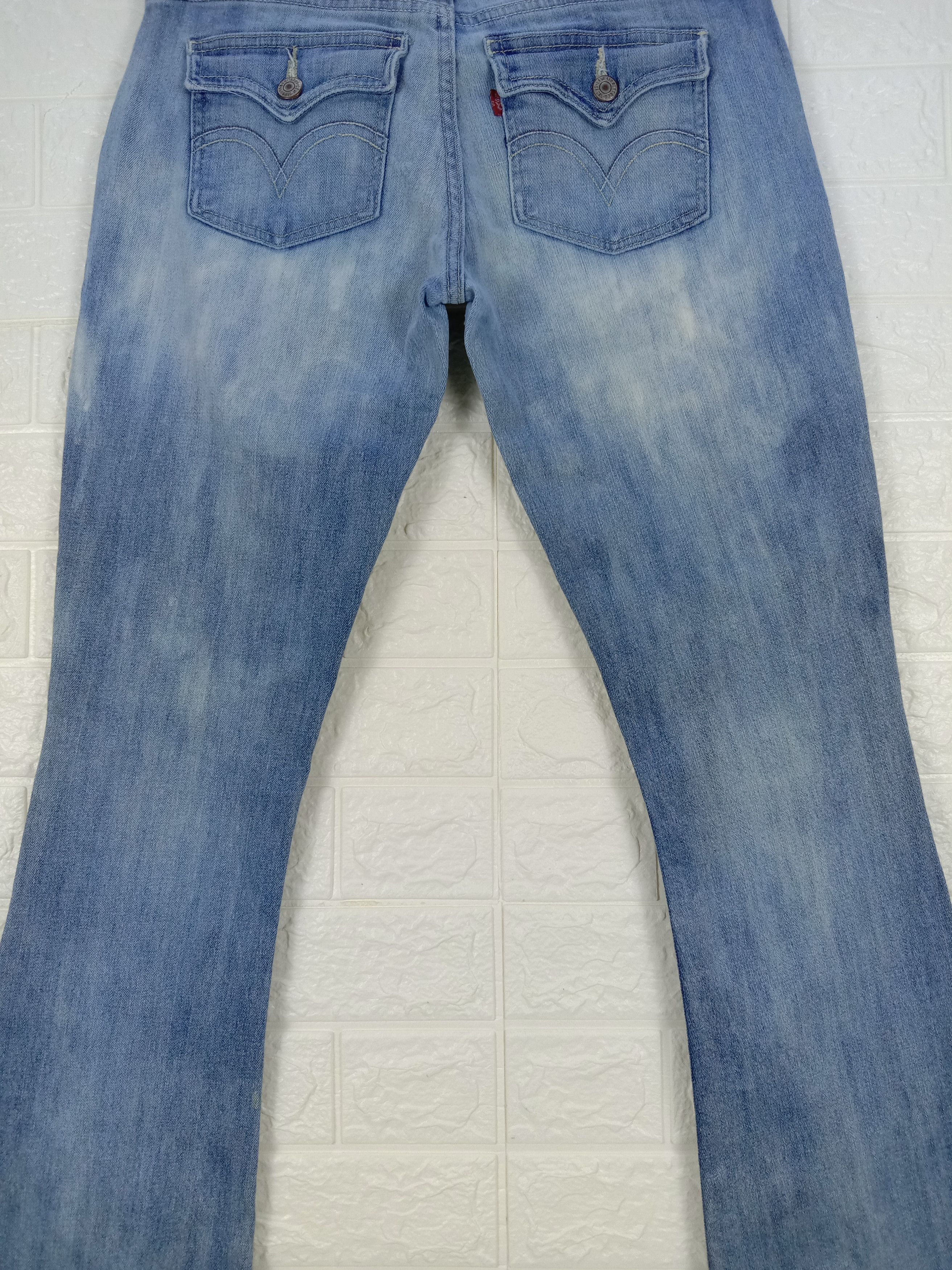 Levi's Vintage Levi's 524 Flare Jeans Faded Blue Denim Size 30" / US 8 / IT 44 - 7 Thumbnail