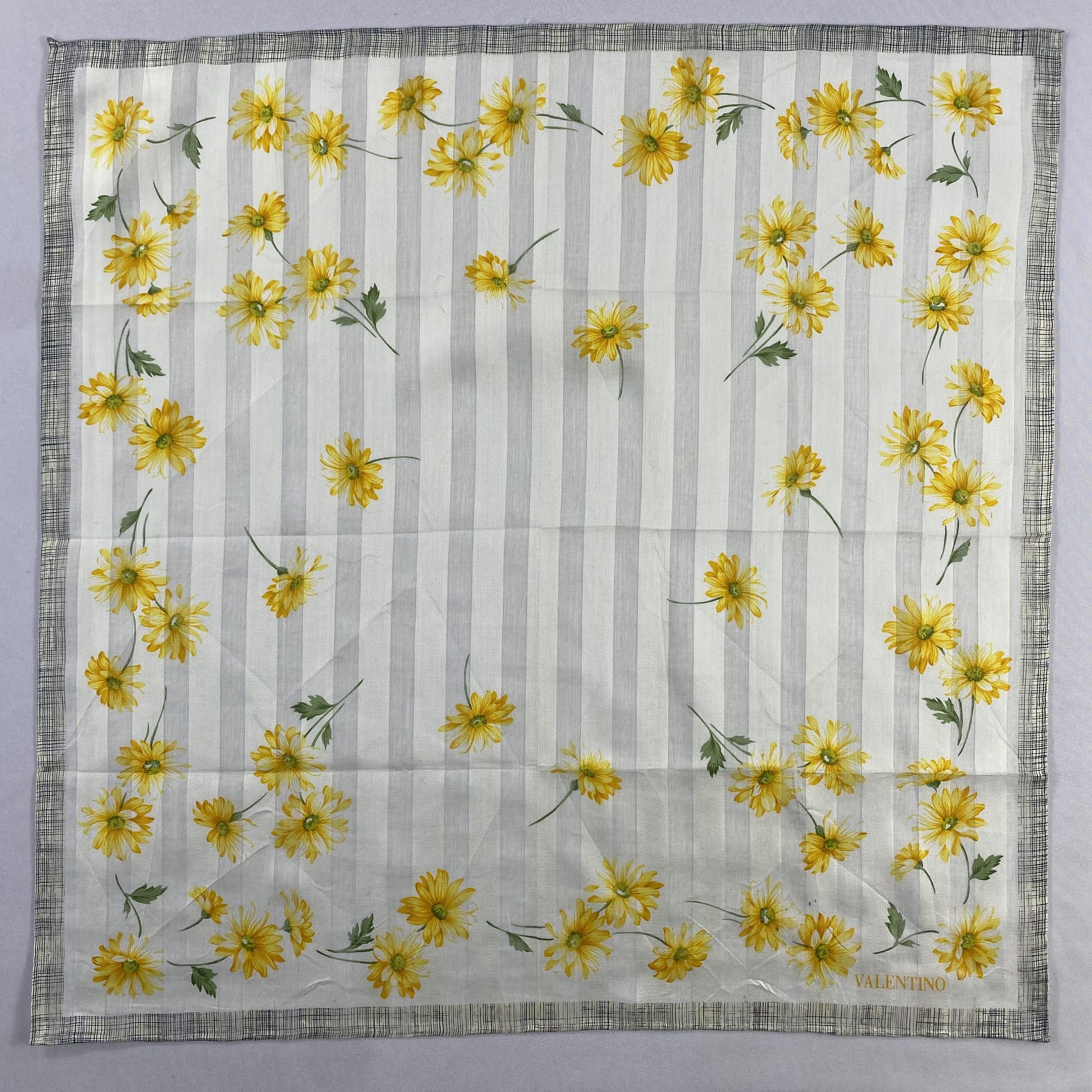 Valentino × Vintage Valentino Handkerchief / Neckerchief / Bandana-P1736 Size ONE SIZE - 1 Thumbnail