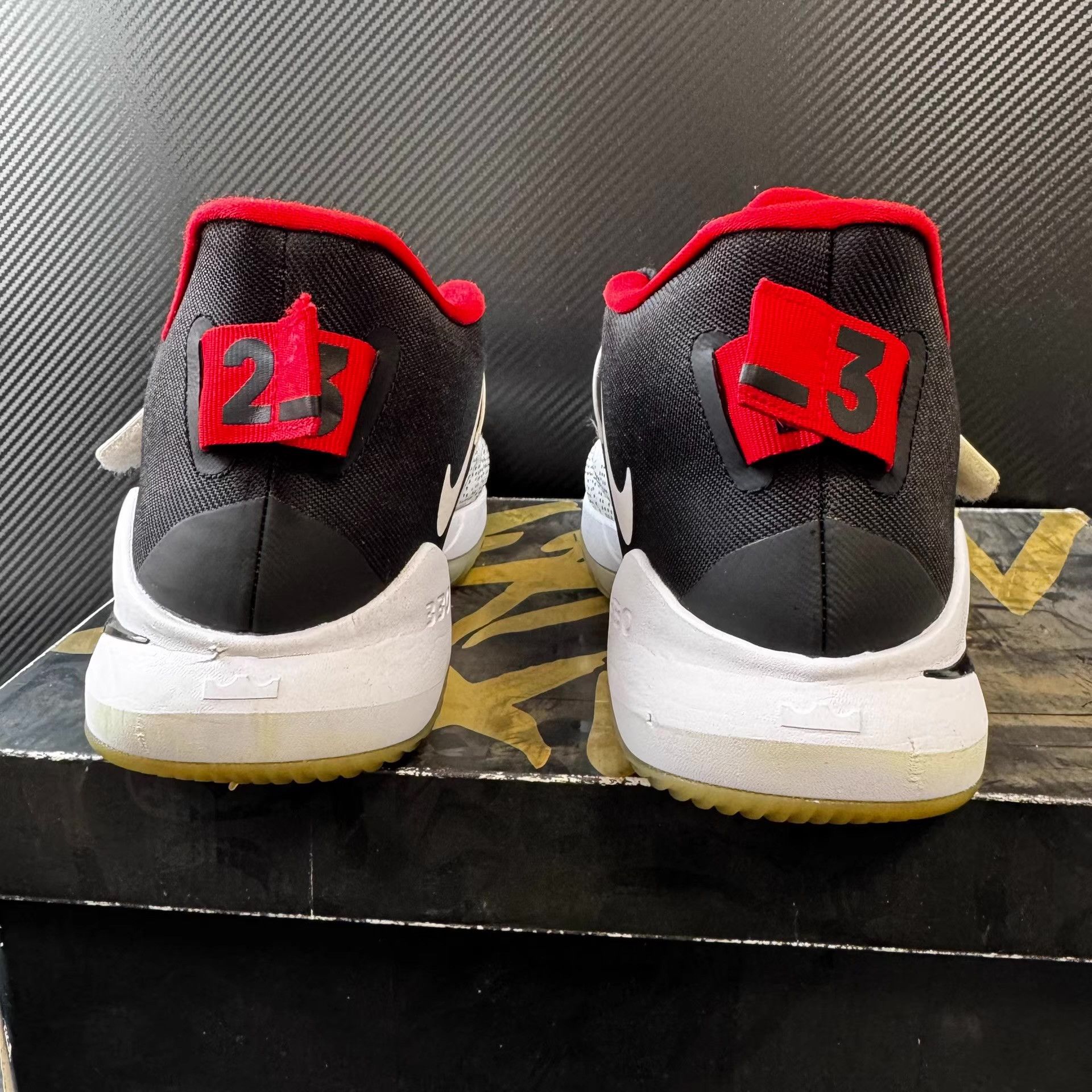 Nike NikeAmbassador12(LeBron Ambassador 12) Basketball Shoes Q10 Size US 8.5 / EU 41-42 - 2 Thumbnail