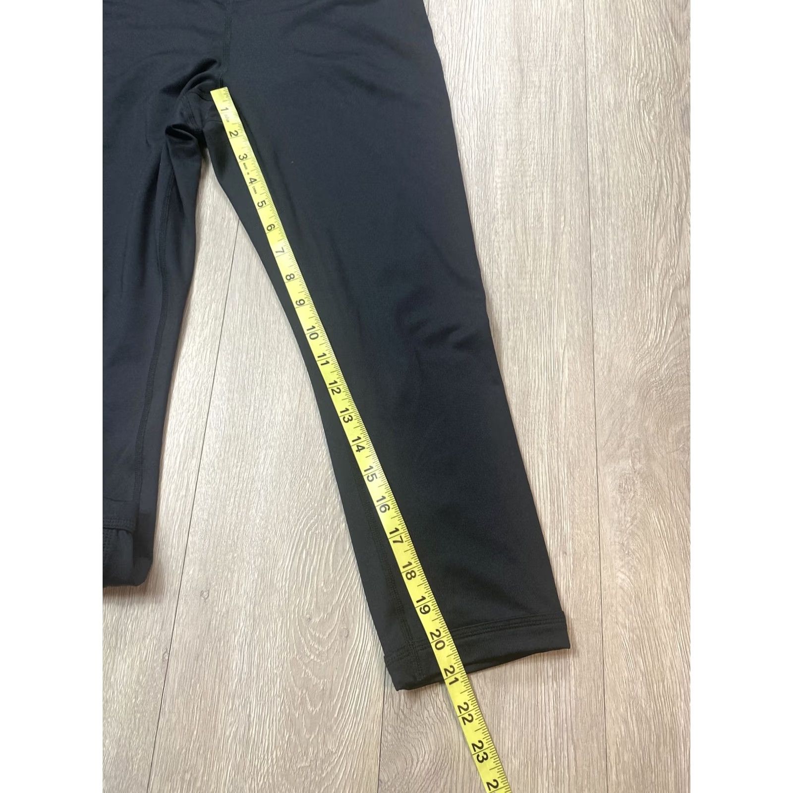 Vintage Z By Zella Womens Medium Black Capri Leggings Cross Cross Semi Open Calf Size 32" / US 10 / IT 46 - 6 Thumbnail