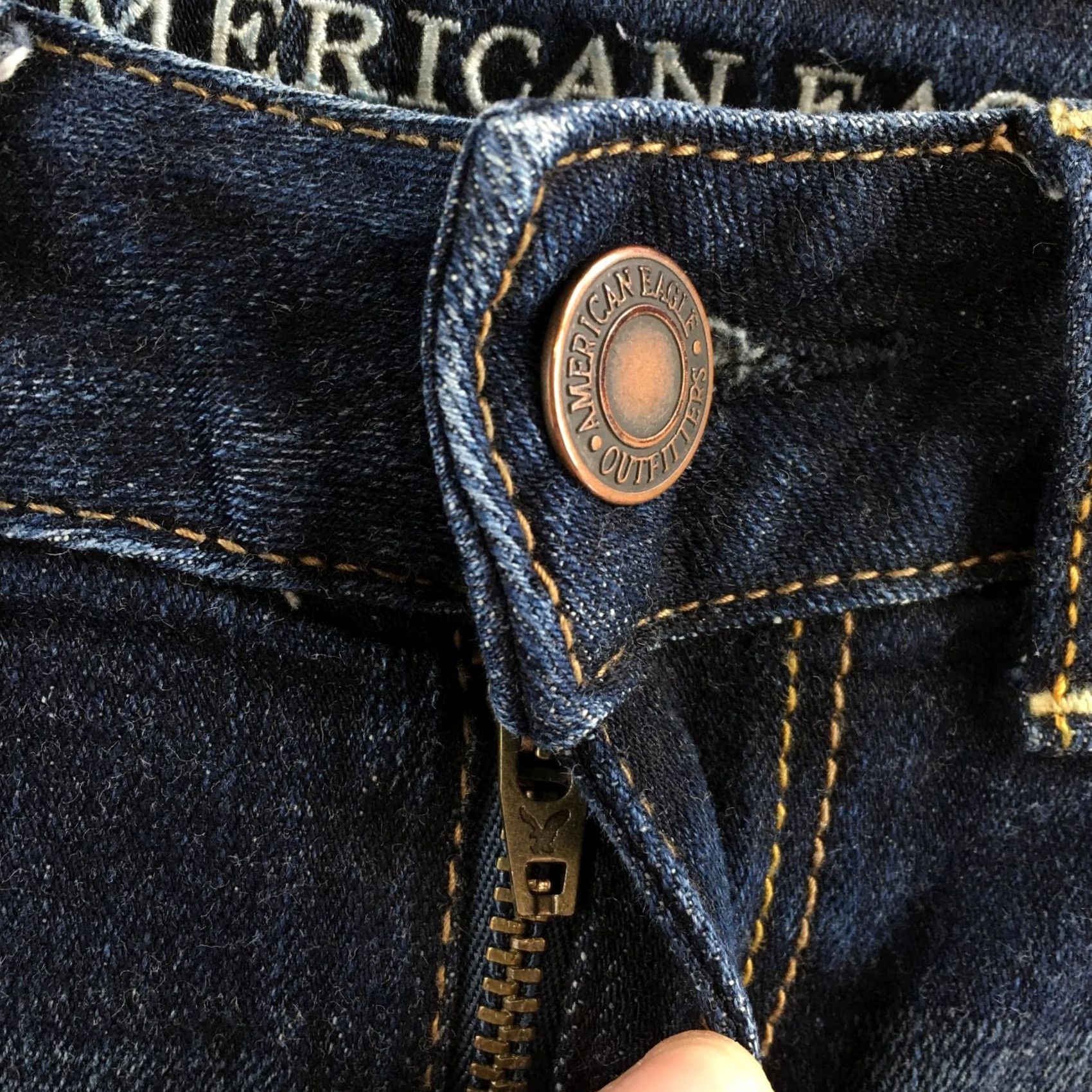 American Eagle Outfitters American Eagle Outfitters Denim Cuffed Shorts Womens 00 Blue Mid Rise Zip Fly Adult Regular Size 00 Blue Denim Shorts Size 24" / US 00 / IT 34 - 4 Thumbnail