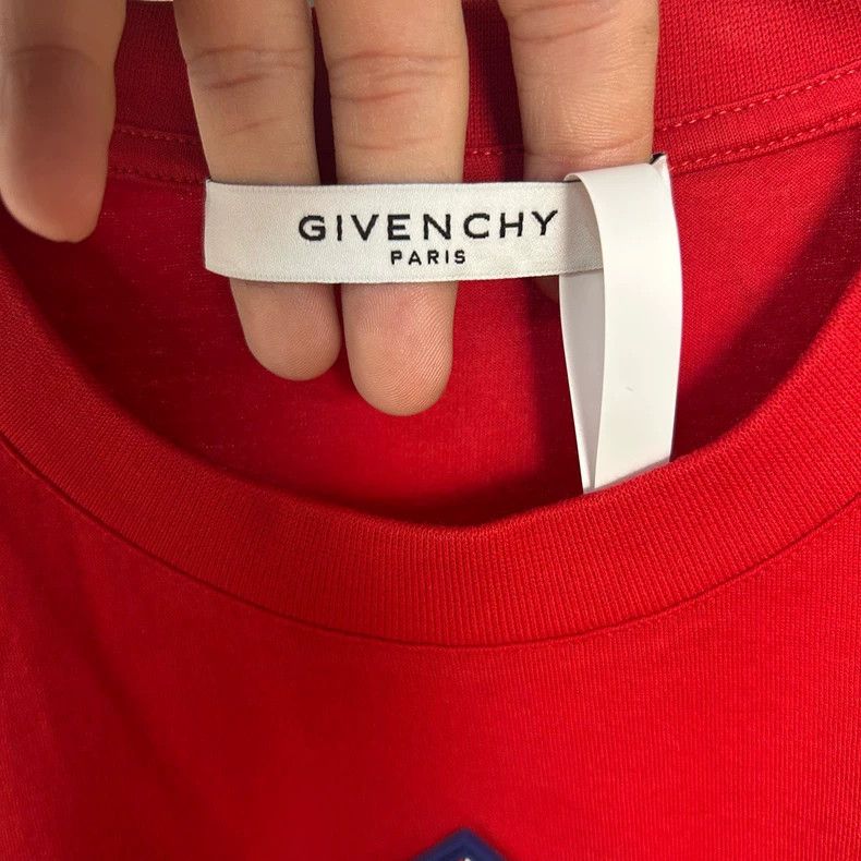 Givenchy Givenchy Classic T-Shirt, Size US M / EU 48-50 / 2 - 3 Thumbnail