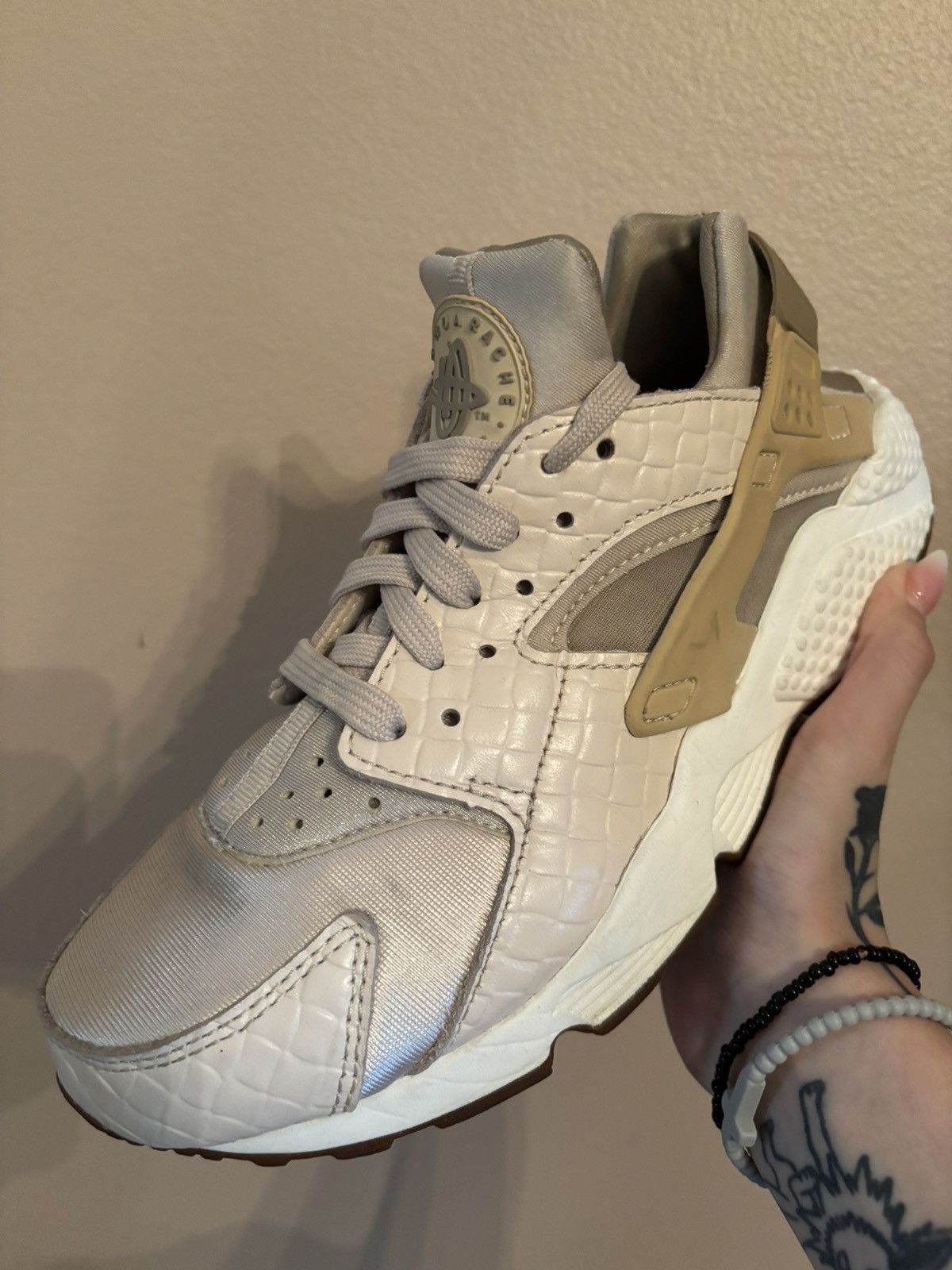 Nike Nike Wmns Air Huarache Run Premium 'Oatmeal' Size US 9 / IT 39 - 1 Thumbnail