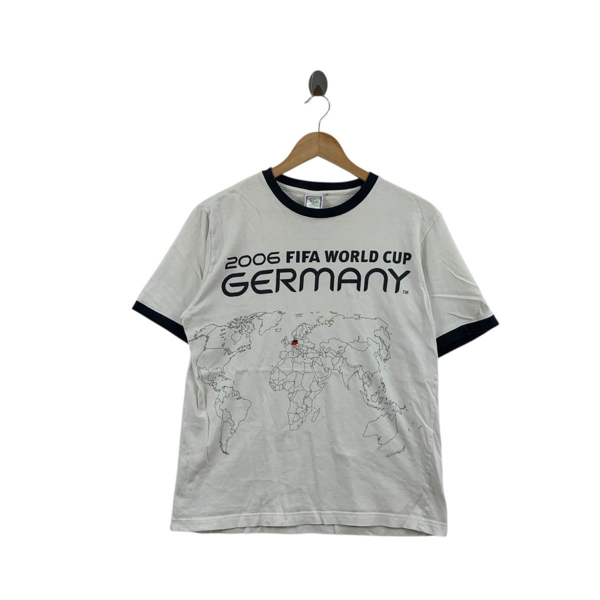 Vintage Vintage 2006 FIFA WORLD CUP Germany Stadium Tee Shirt Top Size L / US 10 / IT 46 - 1 Thumbnail