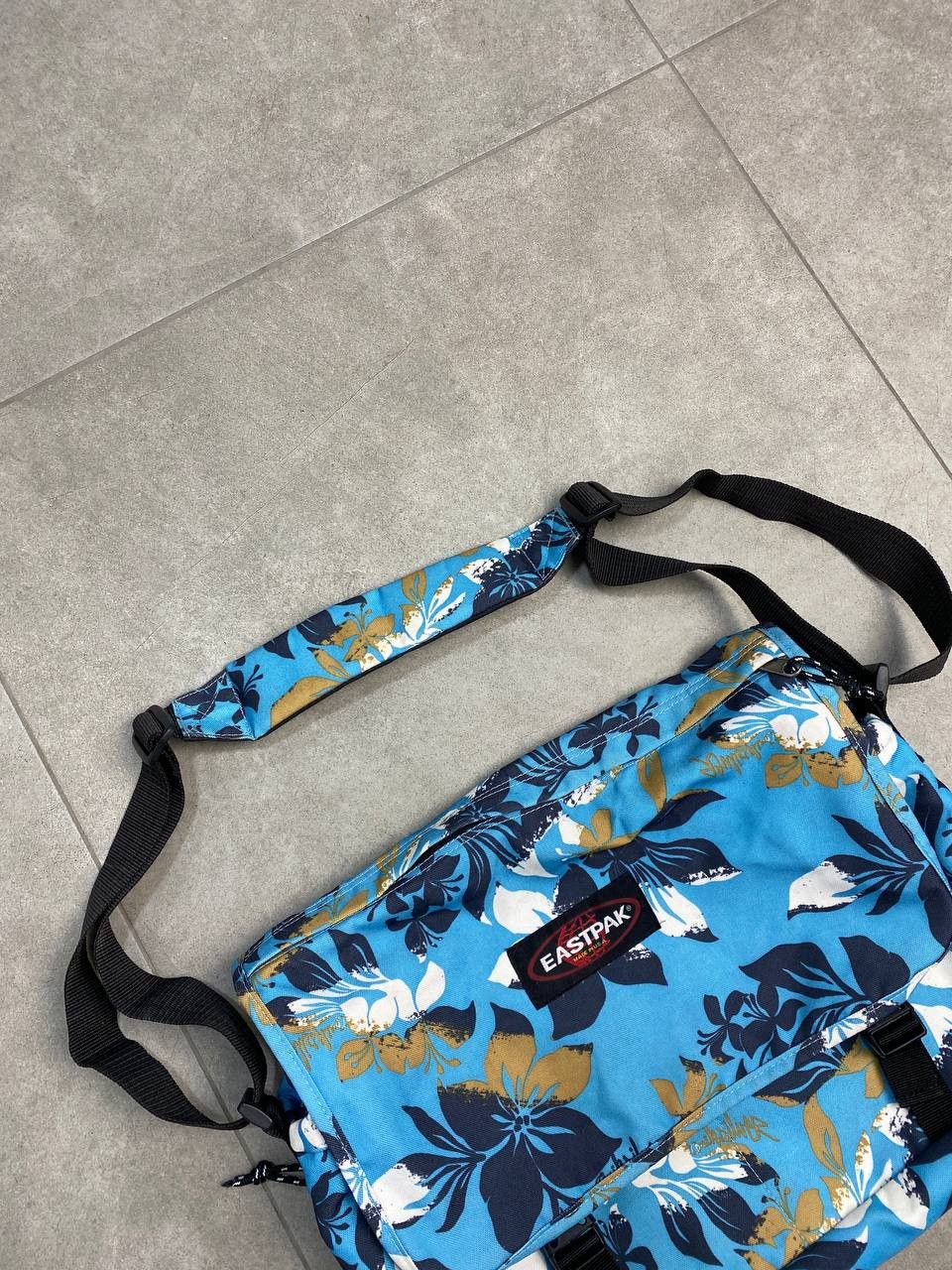 Eastpak Vintage Eastpack Floral Hawaiian Silhouette Y2K Surf Bag Size ONE SIZE - 5 Thumbnail