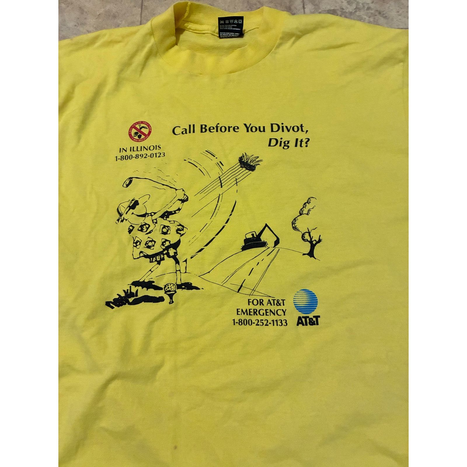 Fruit Of The Loom Vintage Yellow T-Shirt XL “Cold Before You Dig It” Size US XL / EU 56 / 4 - 2 Thumbnail