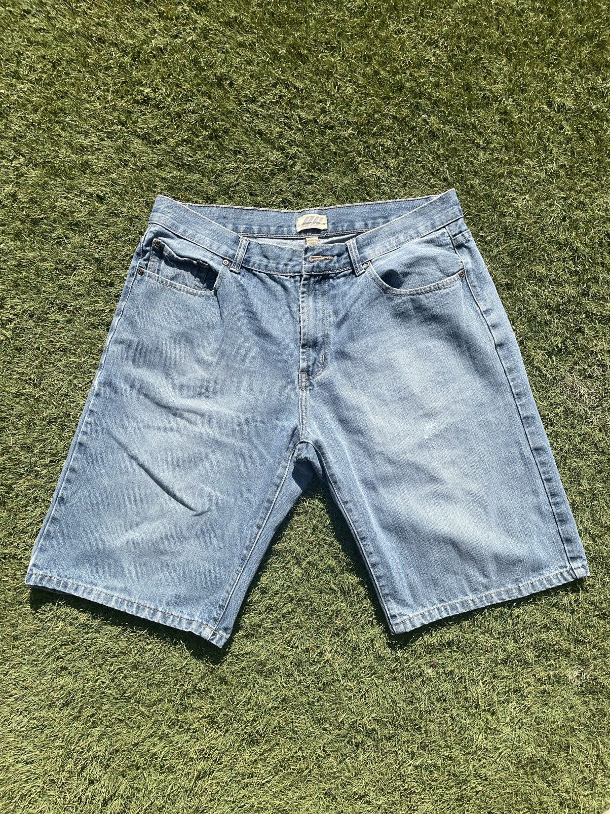 Oleg Cassini Oleg Cassini jeans shorts baggy size 36 blue no button Size US 36 / EU 52 - 1 Thumbnail
