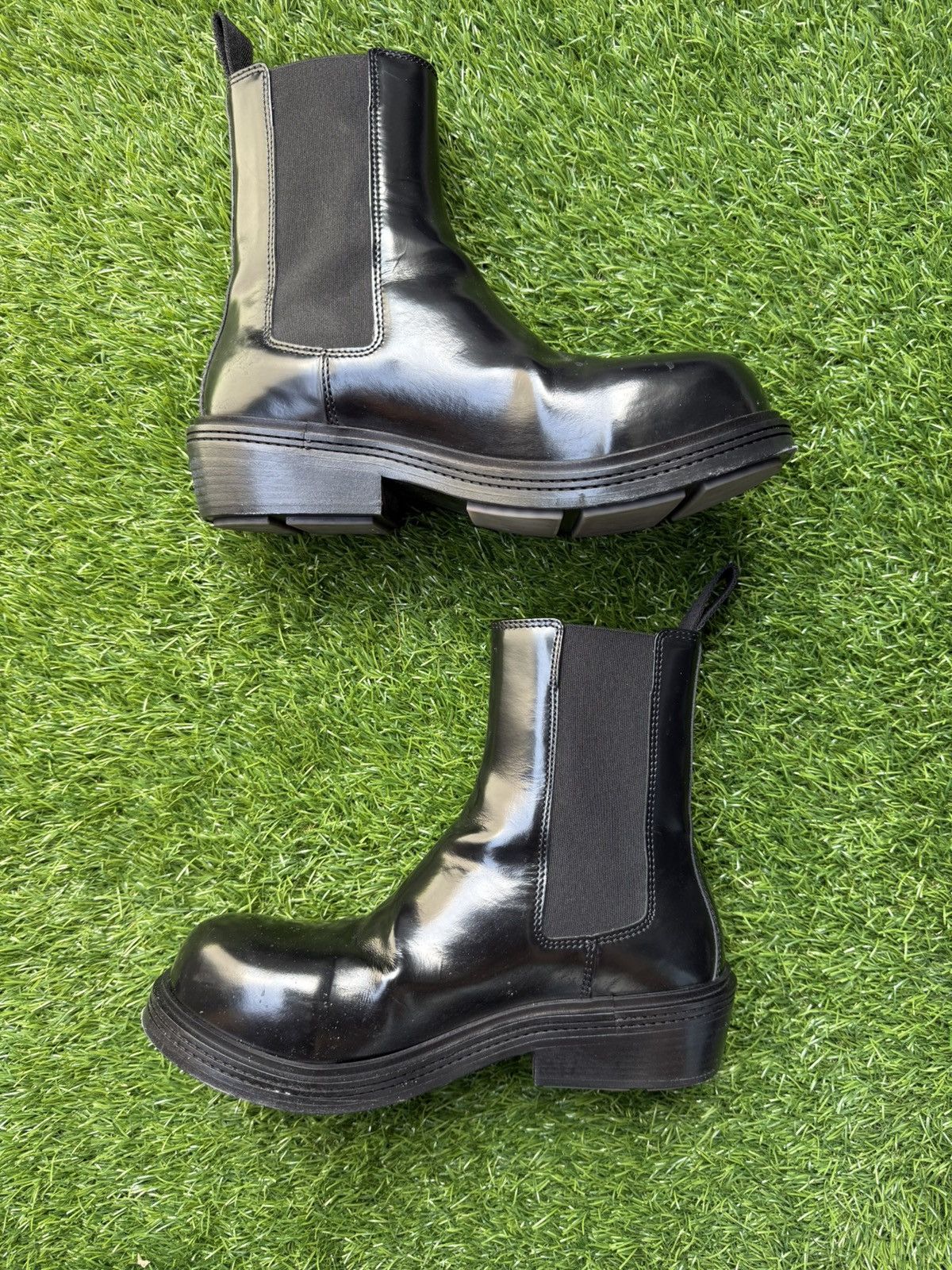 Bottega Veneta Bottega Veneta Fireman Boot in Black Size 42 Size US 9 / EU 42 - 2 Thumbnail