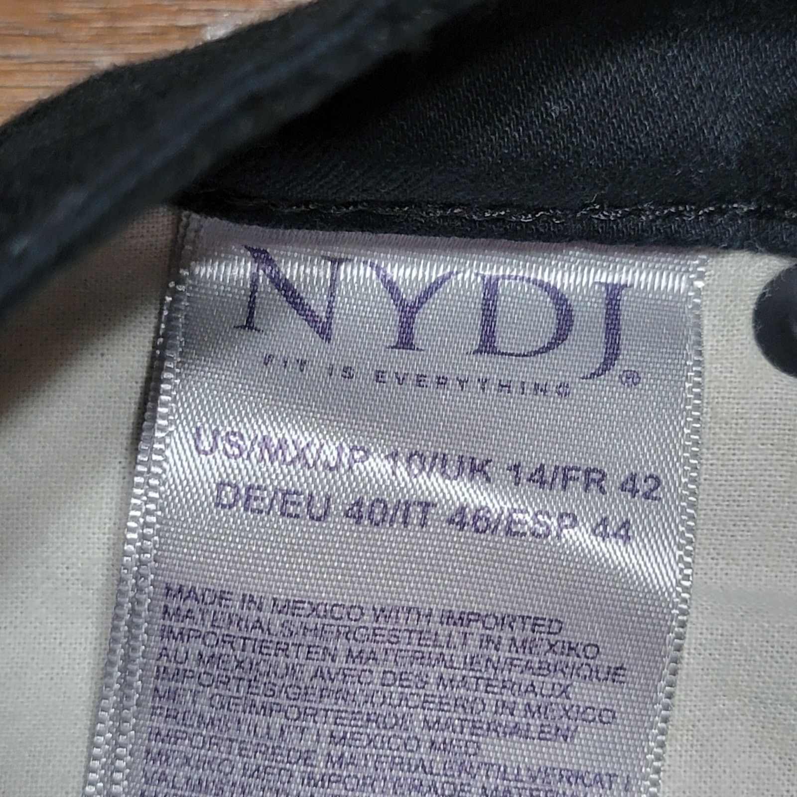 NYDJ NYDJ Marilyn Crop Jeans w/ Lift X Tuck Technology - Size 10 Size 32" / US 10 / IT 46 - 7 Thumbnail