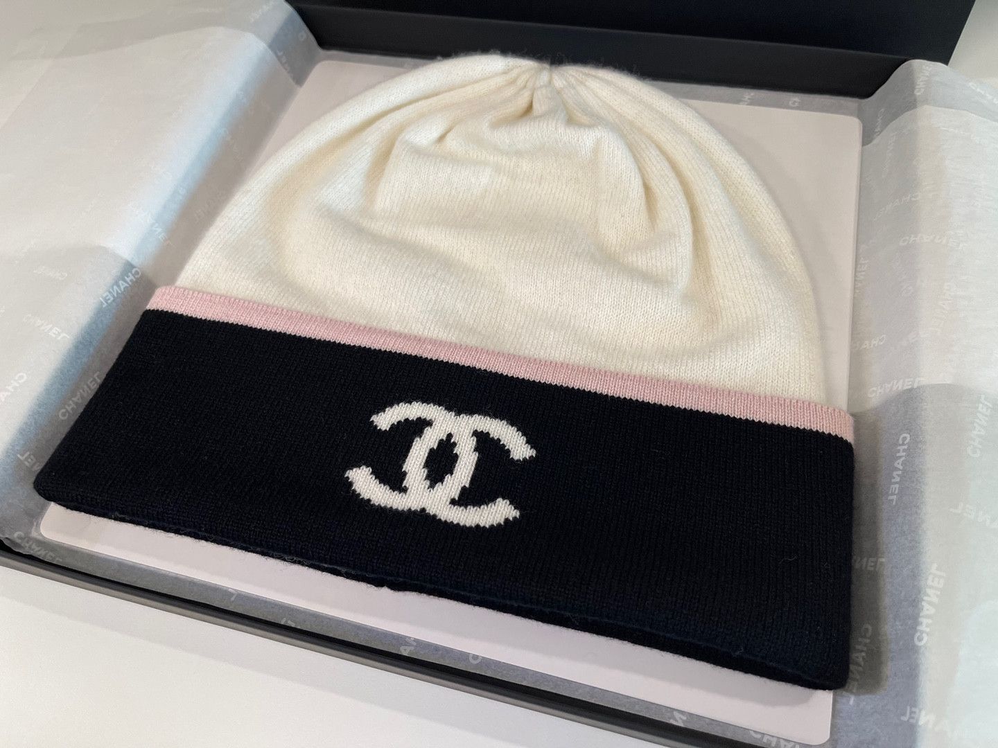 Chanel Chanel 25C CC Logo Beanie Size ONE SIZE - 3 Thumbnail