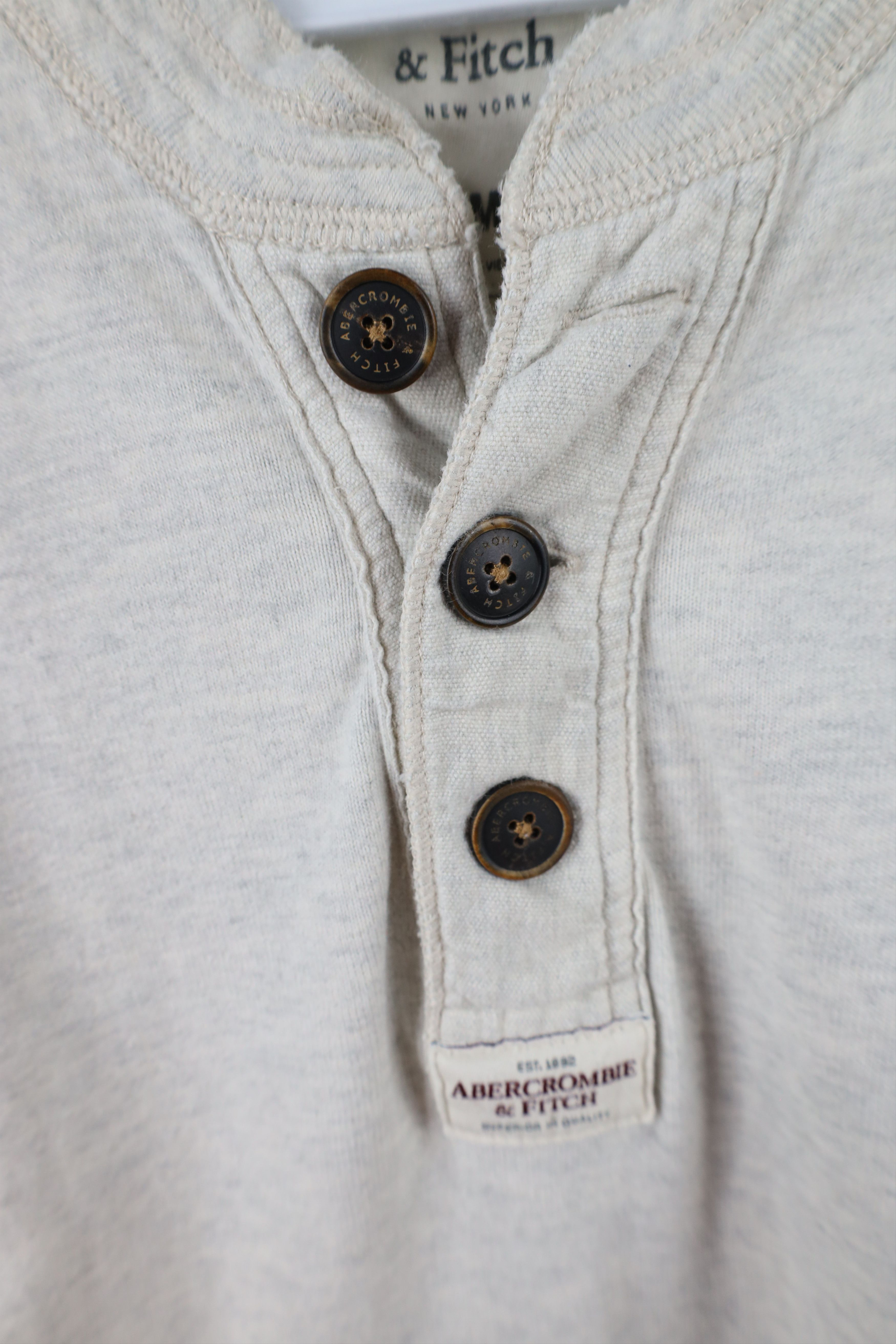 Abercrombie & Fitch Vintage Abercrombie & Fitch Long Sleeve Henley T-Shirt Size US M / EU 48-50 / 2 - 6 Thumbnail