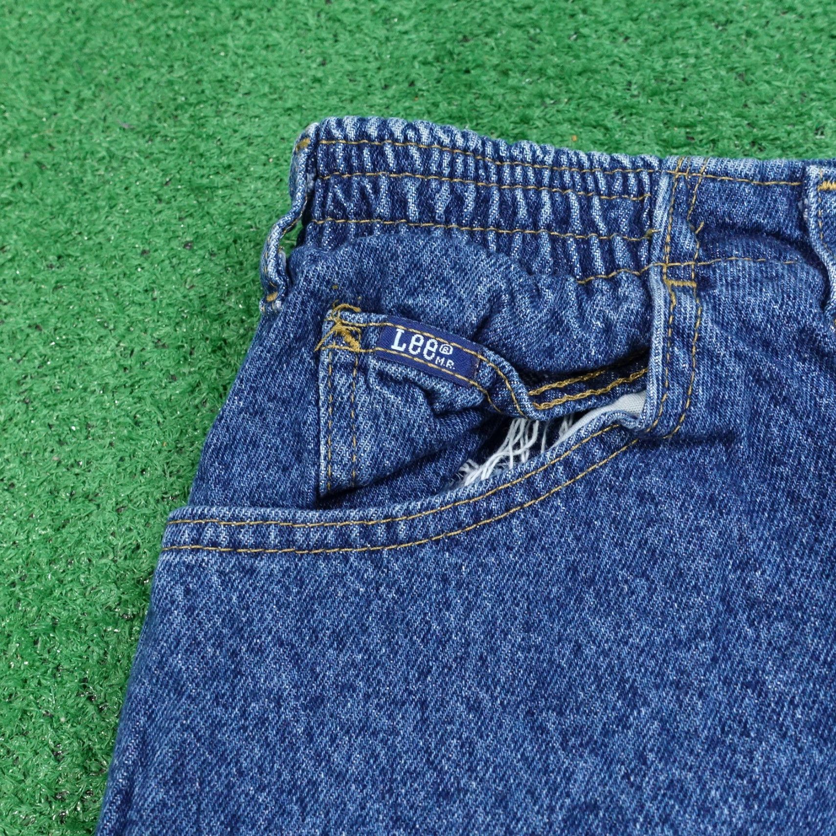 Lee VINTAGE Lee USA DENIM Jeans WOMENS 30 MED Tapered 43x28 Blue - 90s/Marketing, 80s, 70s? (If decades) Size 30" / US 8 / IT 44 - 5 Thumbnail