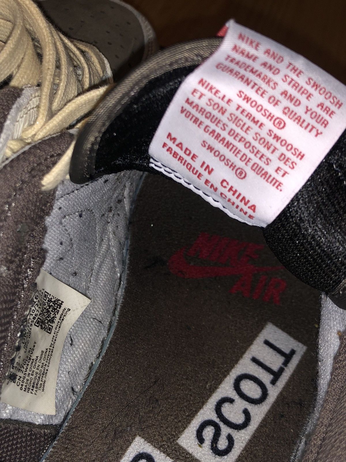 Nike × Travis Scott Travis Scott Air Jordan 1 Retro Low Reverse Mocha - Size 9 Size US 9 / EU 42 - 10 Thumbnail