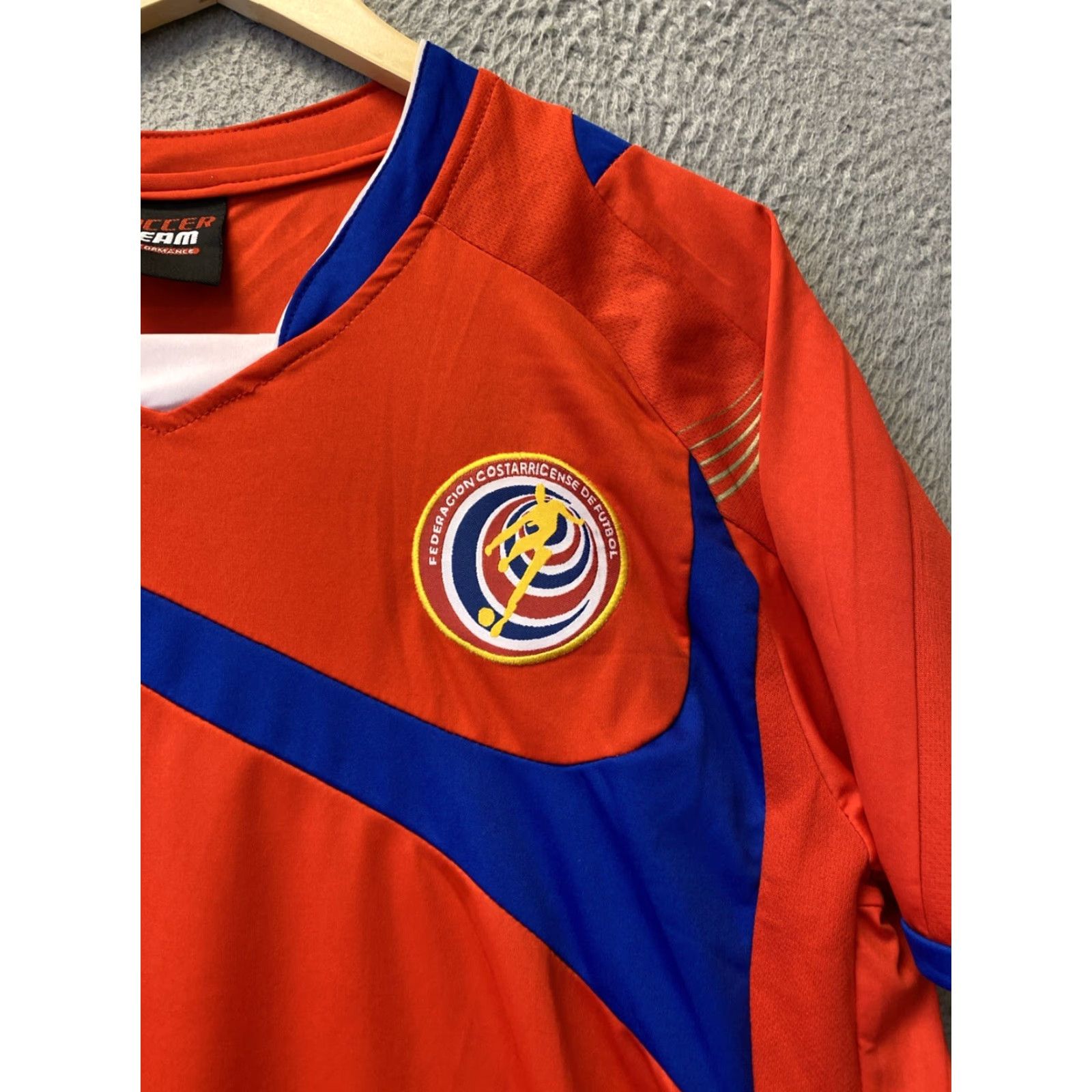Vintage VINTAGE Costa Rican Futbol Soccer Jersey XL Men Red Jersey Activewear 2000s Size US XL / EU 56 / 4 - 2 Thumbnail