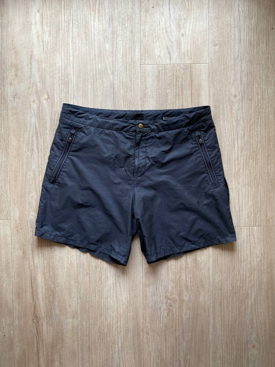 Prada prada red tab nylon shorts Size US 34 / EU 50 - 5 Thumbnail