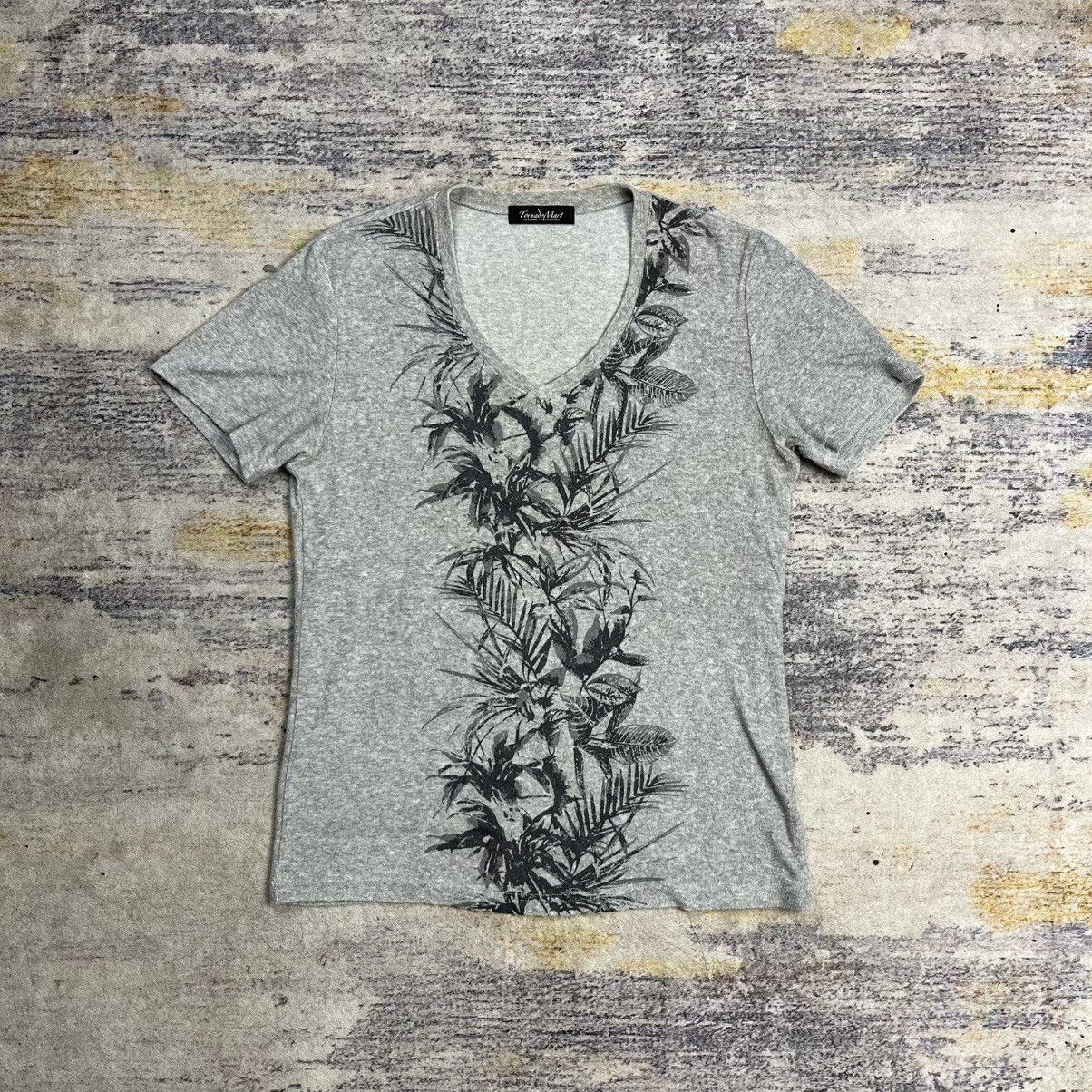Tornado Mart Tornado mart floral v neck tee vkei style Size US S / EU 44-46 / 1 - 1 Thumbnail