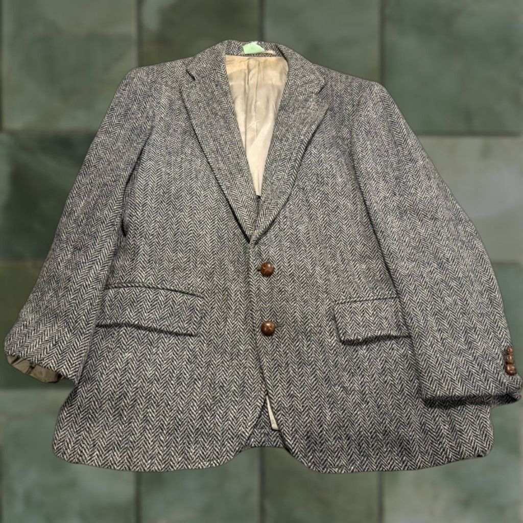 Harris Tweed VINTAGE Harris Tweed Blazer Gray Herringbone Wool USA Made Sz 41 Single-Breasted Two-Button Three-Button Sleeve Classic Sport Coat Men Size 42R - 1 Thumbnail