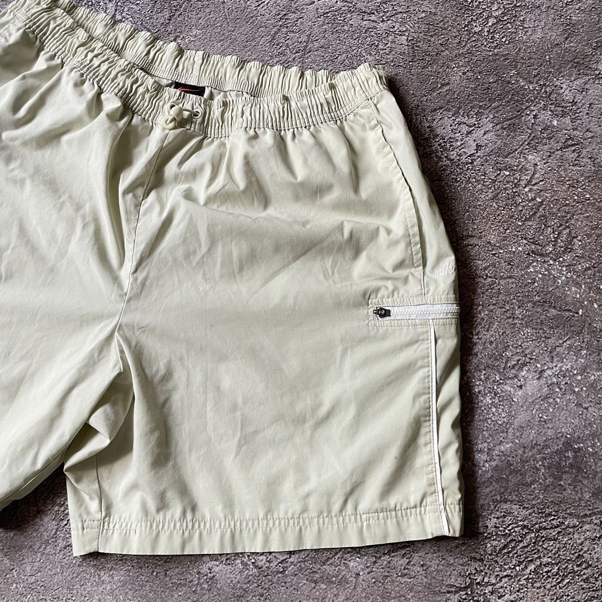 Nike Vintage Y2K Nike Short Logo Sportwear Casual Buymypiece 90s Size US 36 / EU 52 - 3 Thumbnail