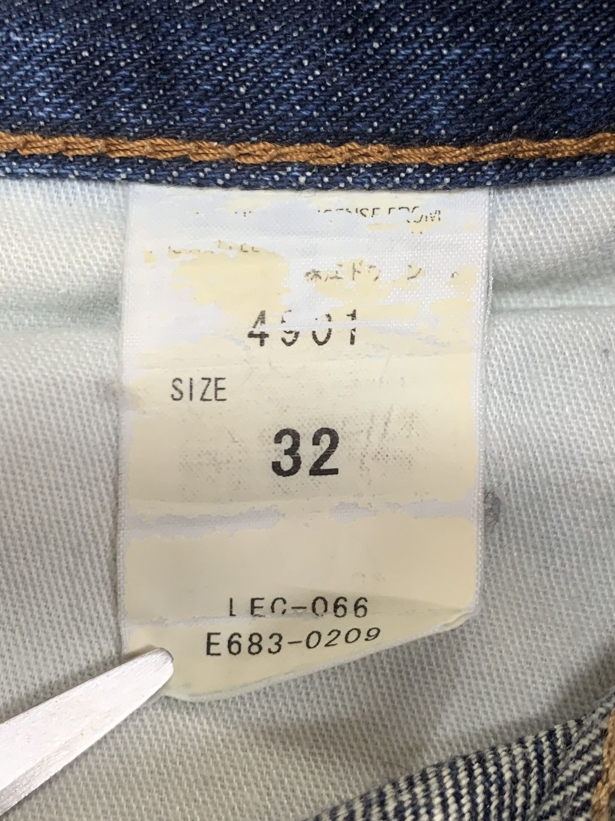 Lee FLARE VINTAGE LEE JEANS. Size US 31 - 7 Thumbnail