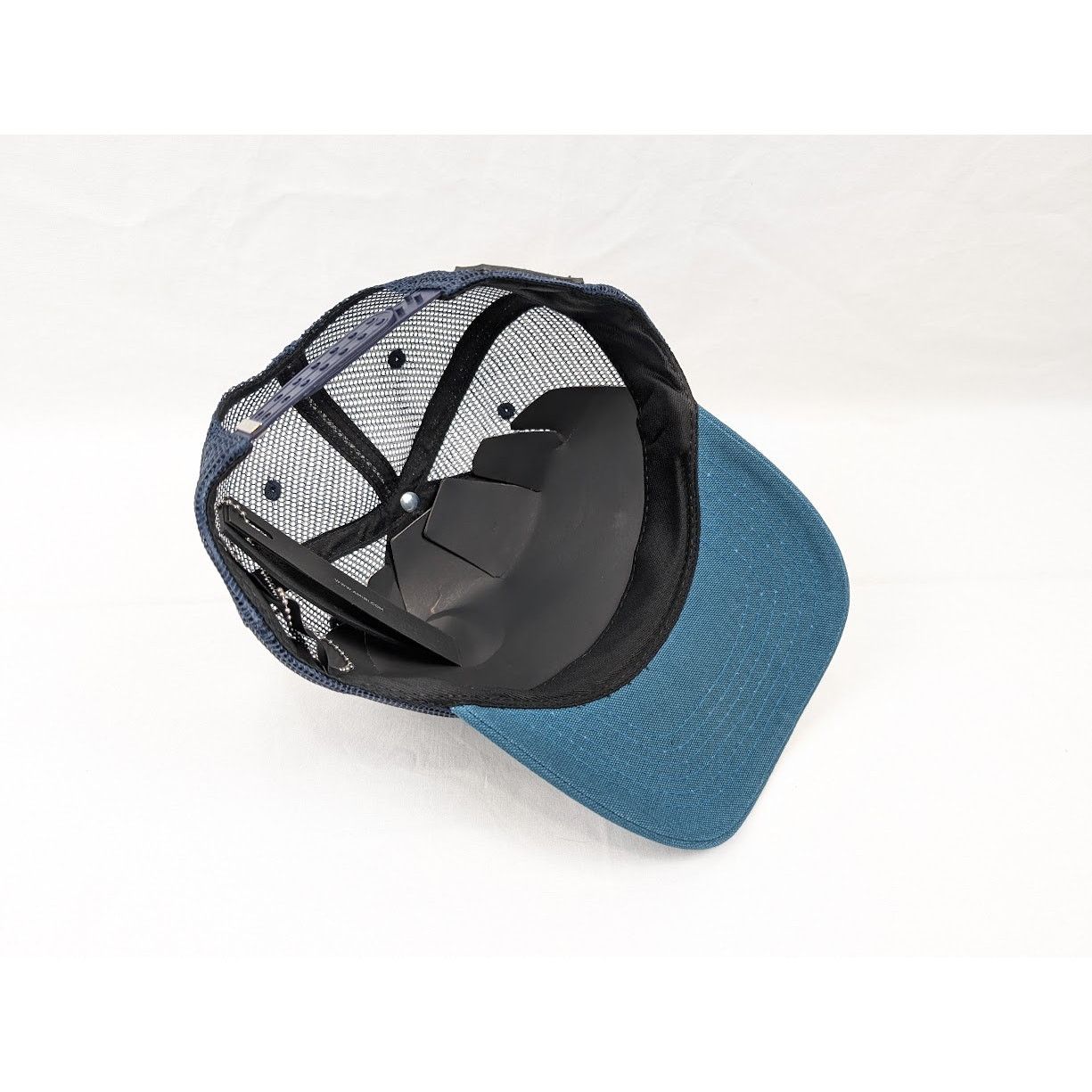 Amiri o1rshd1 Q:7 / Size: OS / Amiri Script Trucker Hat/Cap Teal Size ONE SIZE - 14 Thumbnail