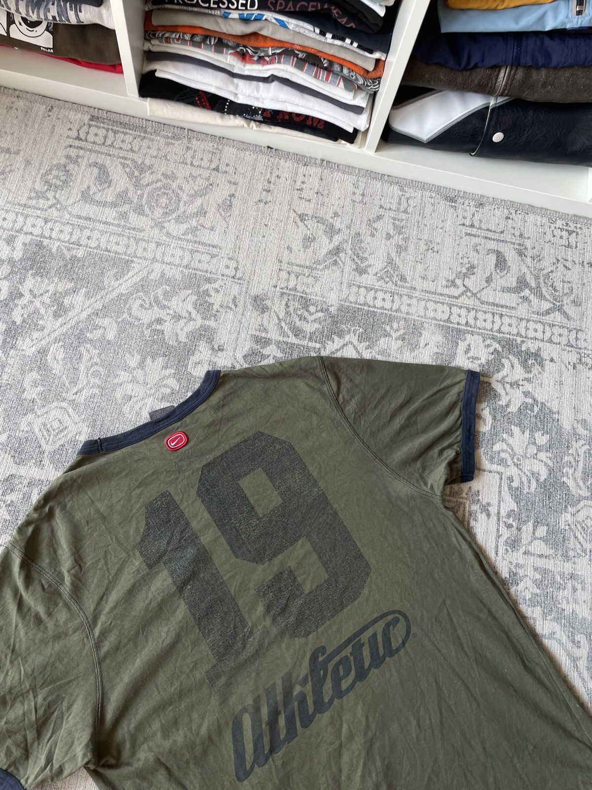 Vintage Nike Vintage T-Shirt Big Logo #71 Japanese Avant Garde Y2K Size US M / EU 48-50 / 2 - 9 Thumbnail