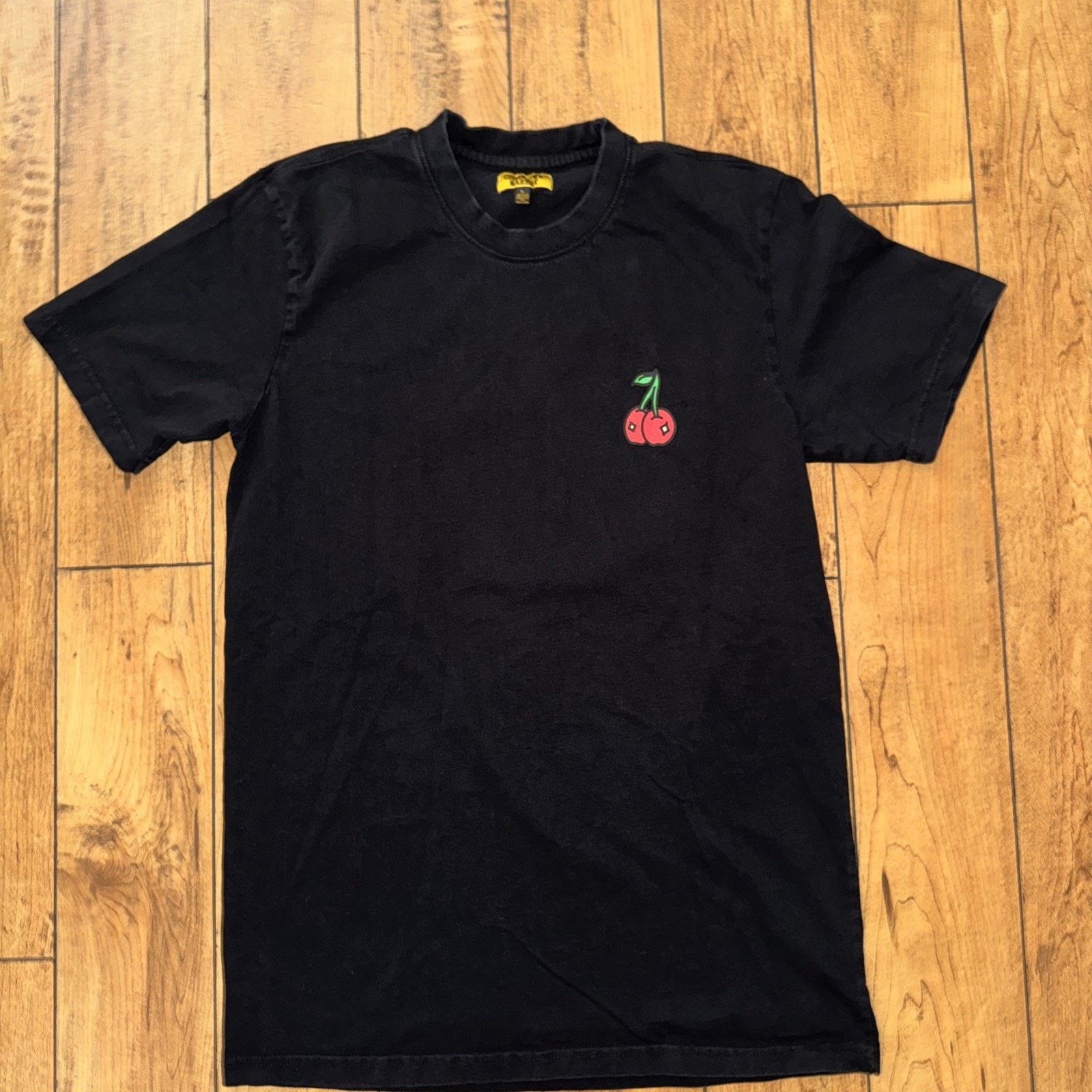 Market Chinatown Market Cherry Graphic T-Shirt Black L 19x29.5 Size US L / EU 52-54 / 3 - 5 Thumbnail