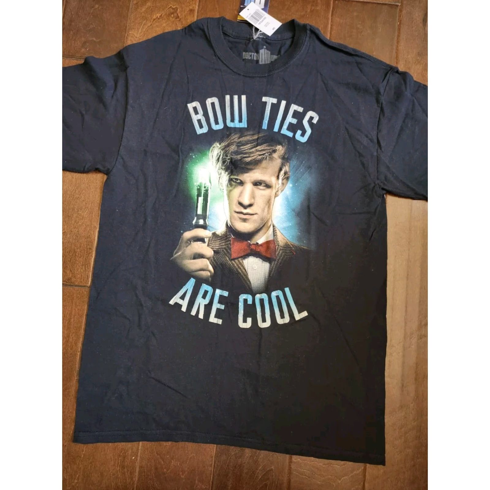 Hot Topic VINTAGE Doctor Who T-Shirt Bow Ties Are Cool Black M Mens Short Sleeve Crew Neck Cotton 2012 Hot Topic Show Movie All Seasons Size US M / EU 48-50 / 2 - 3 Thumbnail