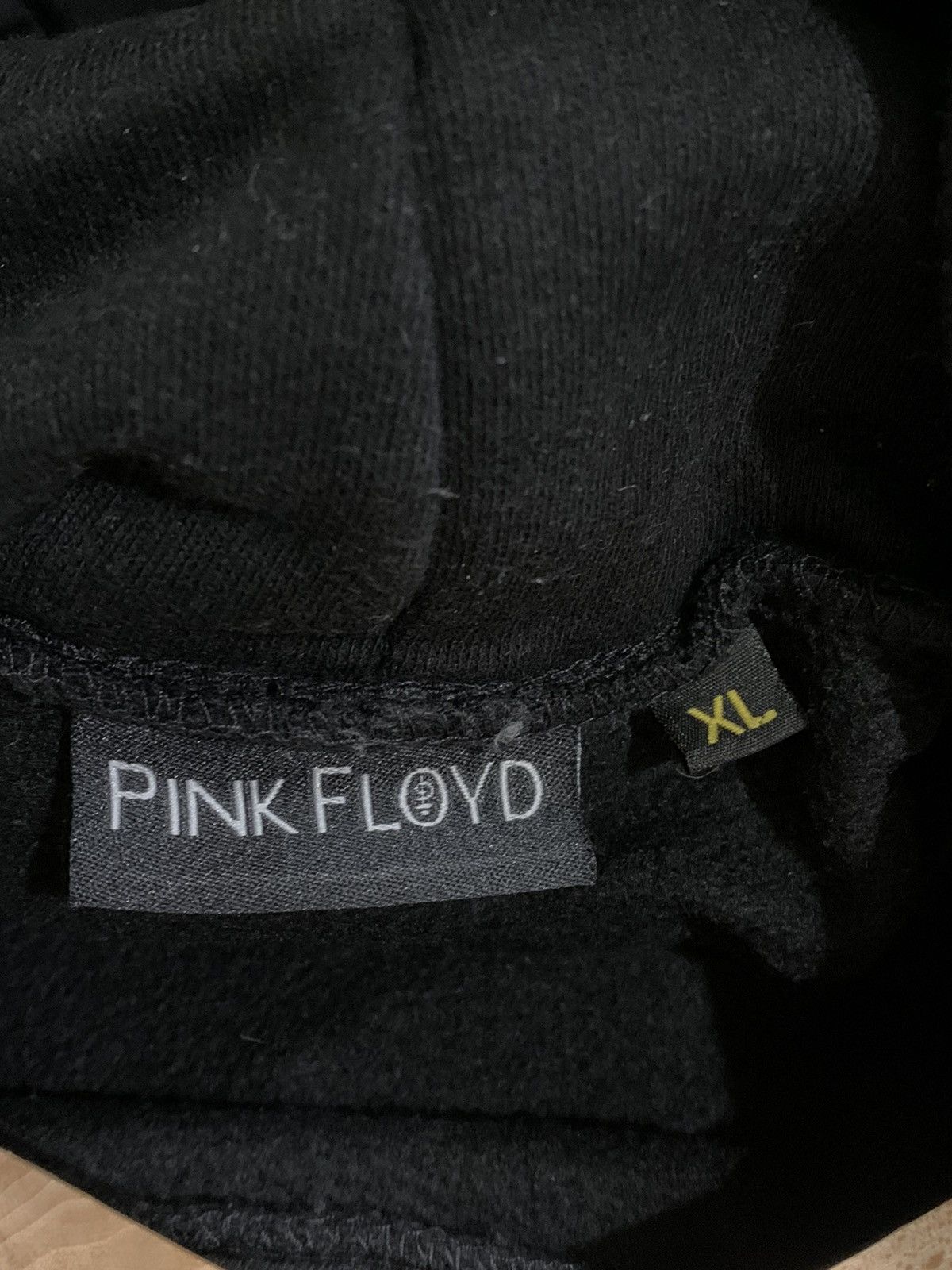 Band Tees × Pink Floyd × Vintage 2018 Pink Floyd “The Dark Side Of The Moon” Hoodie Size US XL / EU 56 / 4 - 3 Thumbnail