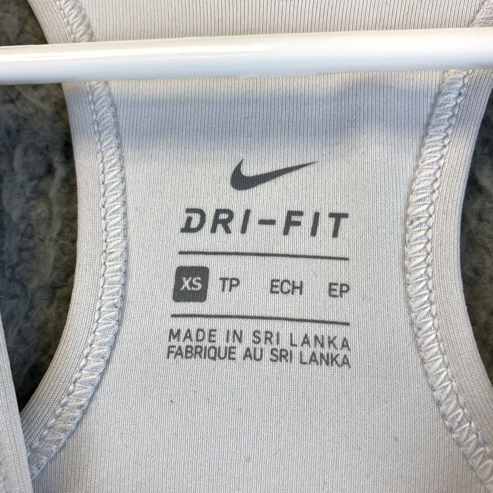 Nike NIKE Dri-Fit Swoosh Bra Women's Sz XS White 54-30 / Nike Dri-FIT | Sports Bra Fitted Activewear Women XS White Bra Brand Nike Size XS Color White Size ONE SIZE - 3 Thumbnail